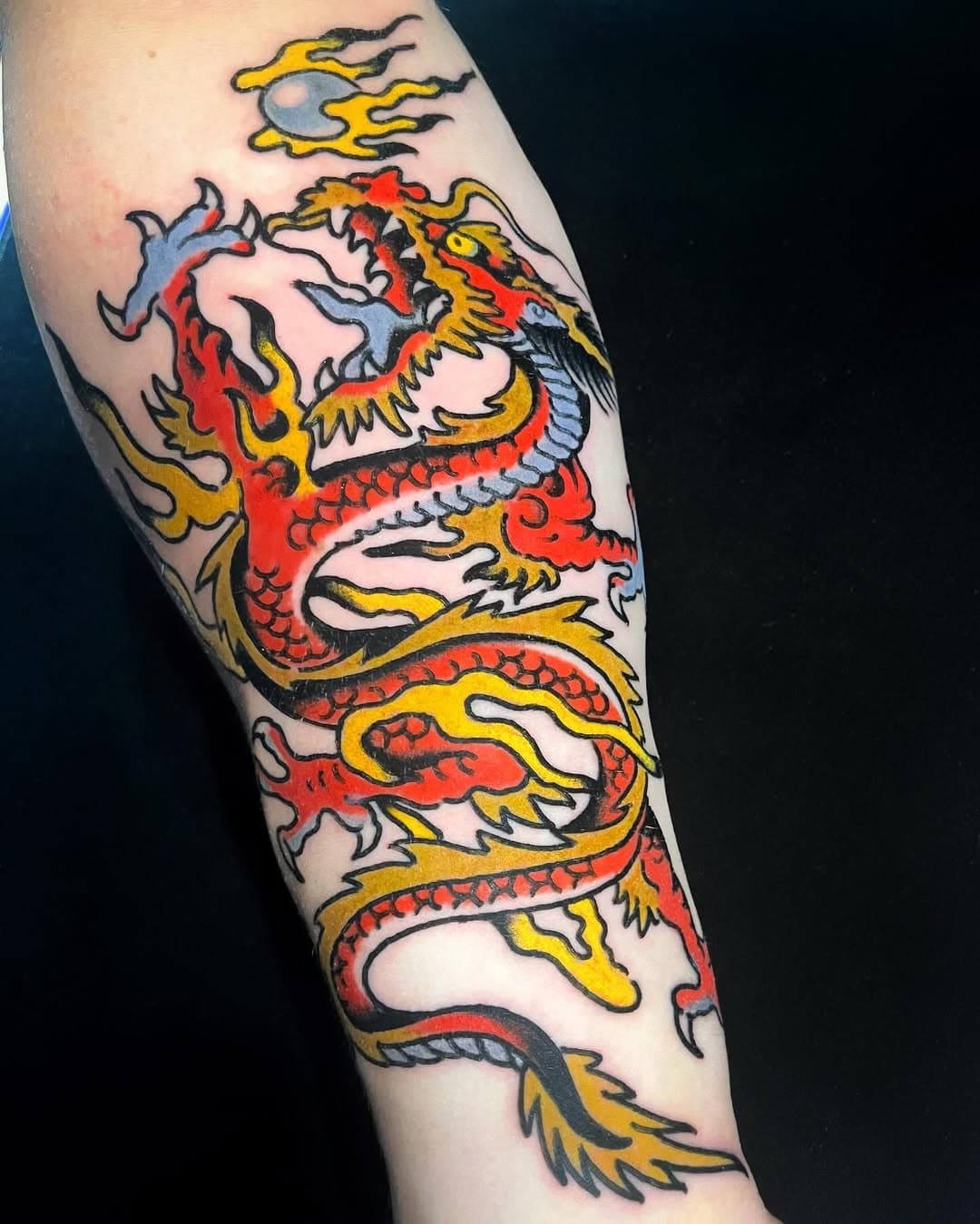 Red Dragón que hice a un gran amigo! Muchas gracias grande!! 🤟@herkenroth.llorente
Hecho en @lemattattoo.bcn 🏴‍☠️
.
.
#tattooingbcn #radwork #traditionaltattooarm #freshtattoos #corajestattoo