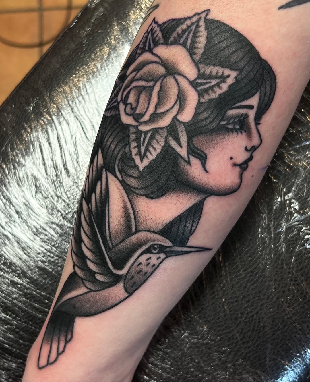 Classic lady for Patrick. I’ll never ever get tired of tattooing classic ladies, keep ‘em coming!

———————————————————————-

#tattooer #tattoo #tattoos #ink #tattooartist #tattooart #inked #art #traditionaltattoo #tattoodesign #tattooist #tattooed #traditional #flashtattoo #tattooflash #heemskerk #tattooing #traditionalflash #love #oldschool #tradtattoos #tattooideas #traditionalbangers #artwork #fyp #oldschooltattoo #beverwijk #boldwillhold #americantraditional #bright_and_bold