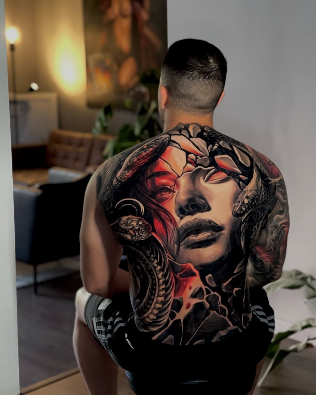 🐍MEDUSA🐍 / 4 DIAS SEGUIDOS / 

Increíble lo de @chamoftv , un titan en toda regla. Da gusto trabajar así, 4 días intensos, pero cuando hay aguante y confianza todo fluye solo. A falta de una sesión para terminar y rematar algunas cosas, ya que la piel tiene un límite. 

Gracias @chamoftv , por todo! Con muchas ganas de seguir el proyecto que hay en mente 🤛🏽

Hecho en casita @sajotattoostudio 🏡 

Con los mejores productos @sumuntattoo @radiantcolorsink @wjxcartridge 💦 

#fullbacktattoo #backtattoo #medusatattoo #inked