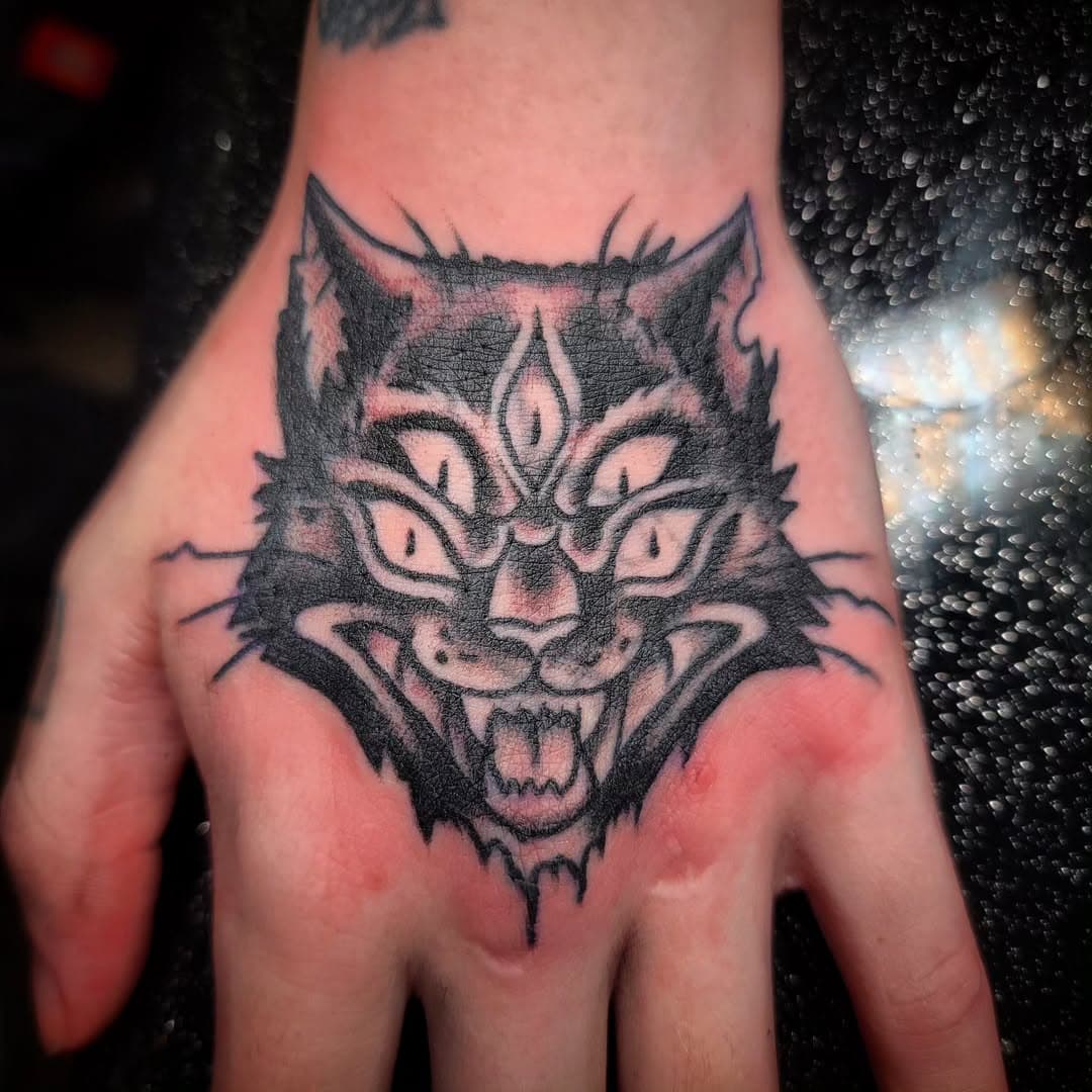 Fun cover up walk in, thank you!
@sinnersandsaintstattoopgh 
#sinnersandsaintspgh #pgh #tattoo #cattattoo #pittsburgh #cat #blacktattoo #blackandgreytattoo