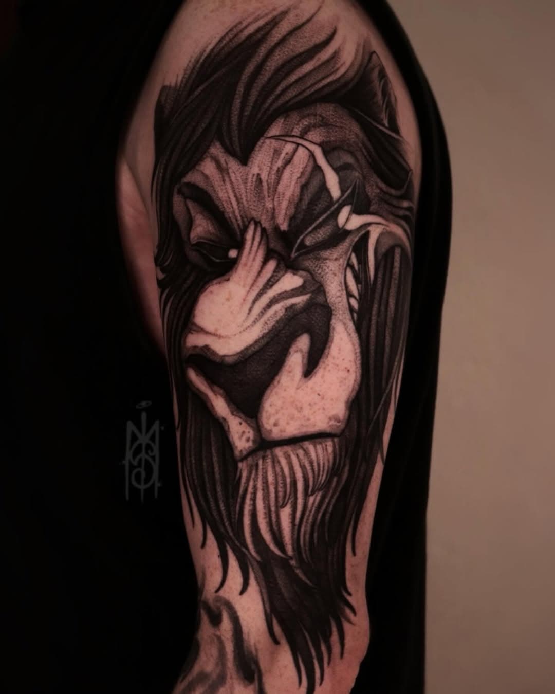 Carrosel de vilões passando na sua timeline ✨
Bora vilanizar essas peles jovens! 

#disney #tattooart #blackworktattoos #tattoopretoebranco 
#scar #hades #mulan #saopaulo