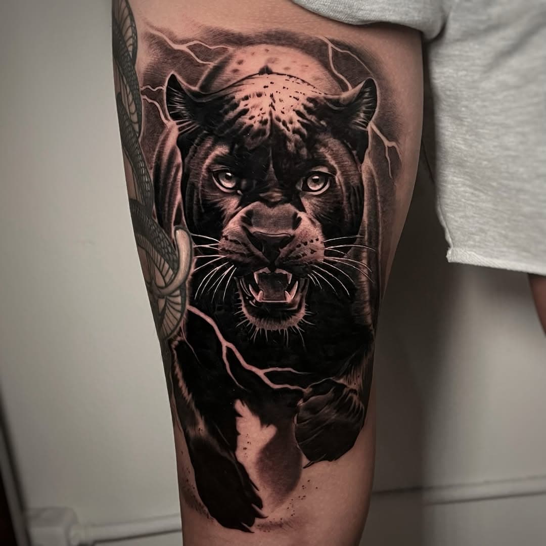 Big ole panther done yesterday. Really enjoyed doing this one! 🐈‍⬛