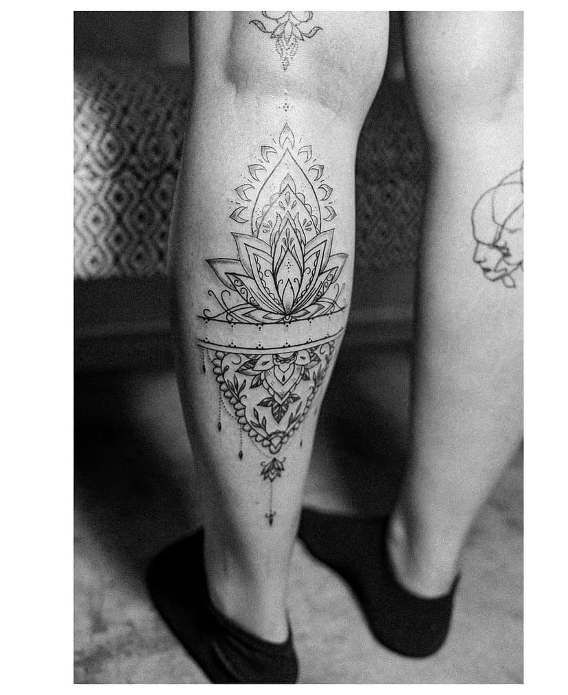 1. frisch 🌿
2. 9 Monate healed🖤

#alexandratattooing #ornamentaltattoo #ornamental #mandalatattoo #lotustattoo #tattooleipzig #leipzigtattoo #leipzig #markkleeberg #healedtattoo