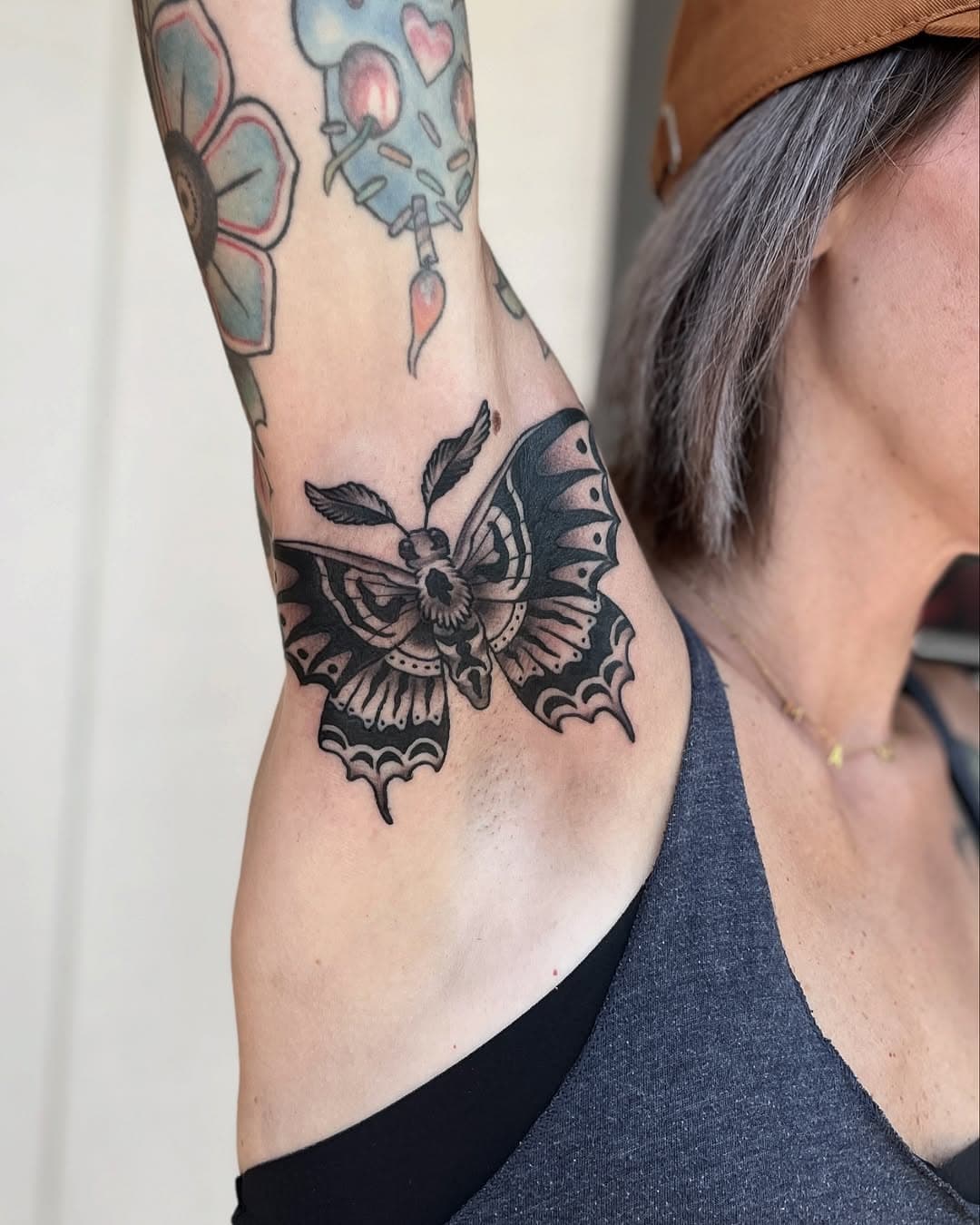 Round 1 for @bratknee327. Tough as nails!
•
•
#ricestreettattoo #carsoncitytattoo #armpittattoo #armpittattoos #mothtattoo #blackandgreytattoo #tradtattoo #traditionaltattoo #tradworkers