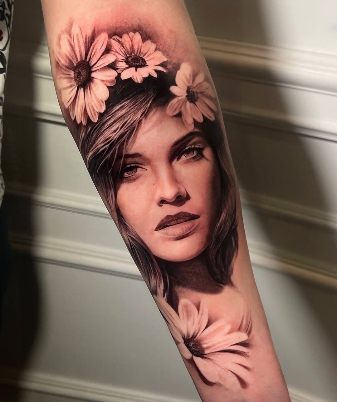 One of my favorite . 

Sponsored by
@pantheraink 
@kreativecartridge 
@fluidtattoomachine 

#tatt #tattoo #tattoorealistic #tattooportrait #tattooarm #gianlucaschiappapietra #tattoonapoli #napolitattoo #tattoowoman #tattooflower #flowertattoo #tattoosleeve #tattoo2me #tattoo #tattoostagram #bnginkedsociety #tattooinspiration #blackandgreytattoo #blackandgreytattoos