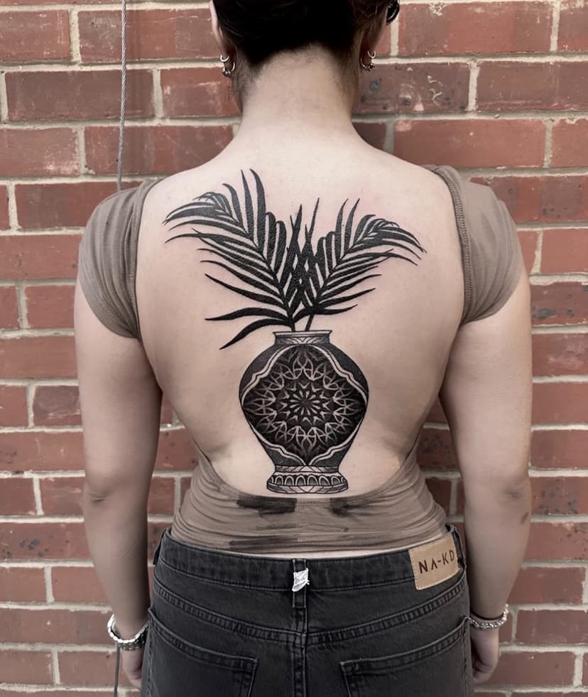 Big thanks to @minasukee for choosing one of my designs for her back. And that she managed to do it in one go! 🔥
Bookings for September are open and one left for August. Dm me your ideas. 
Done @cloakanddaggerlondon 
#dotwork
#dotworkers
#linework
#blackwork
#blackworkers
#geometry 
#geometryartists
#omfgemetry
#geometrip
#geometricdesigns
#sacredgeometry
#bestgeometry
#tttism
#ink 
#inked 
#inkemag
#tattoolife
#tattoolifemagazine
#london
#londontattoo
#londonart
#eastlondon
#shoreditch
#shoreditchart
#bricklane
#bricklanestreetart