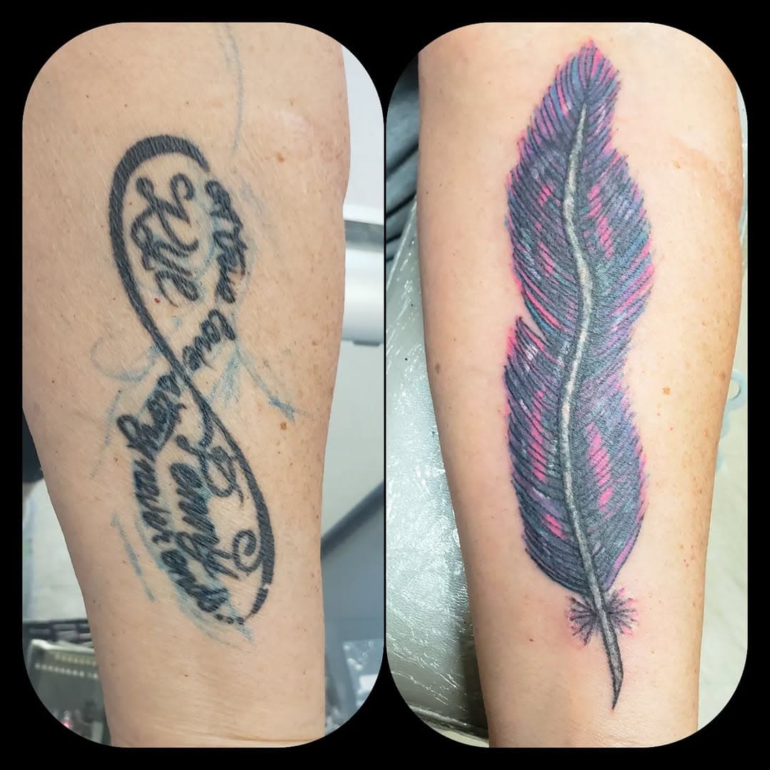 Fun ruffled feather cover up #tattoocoverup #funtattoo #greatclient #feathertattoo #murraykytattoo