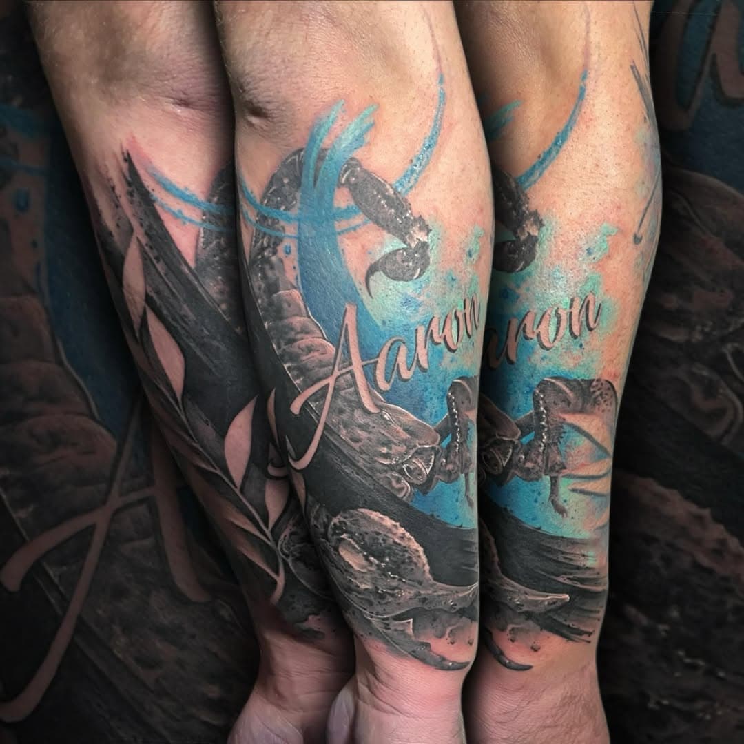 🦂 Suite du projet d'avant-bras complet de John, merci pour ta confiance renouvelée ! 
Réalisée chez @link_tattoo_shop 
.
.
.
#tattoo#tattoos#tatouage#tatouages#scorpion#tatouagescorpion#scorpiontattoo#brush#brushtattoo#realism#realistictattoo#blackandgrey#blackandgreytattoo#blue#bluetattoo#tatouagerealiste#hashtag