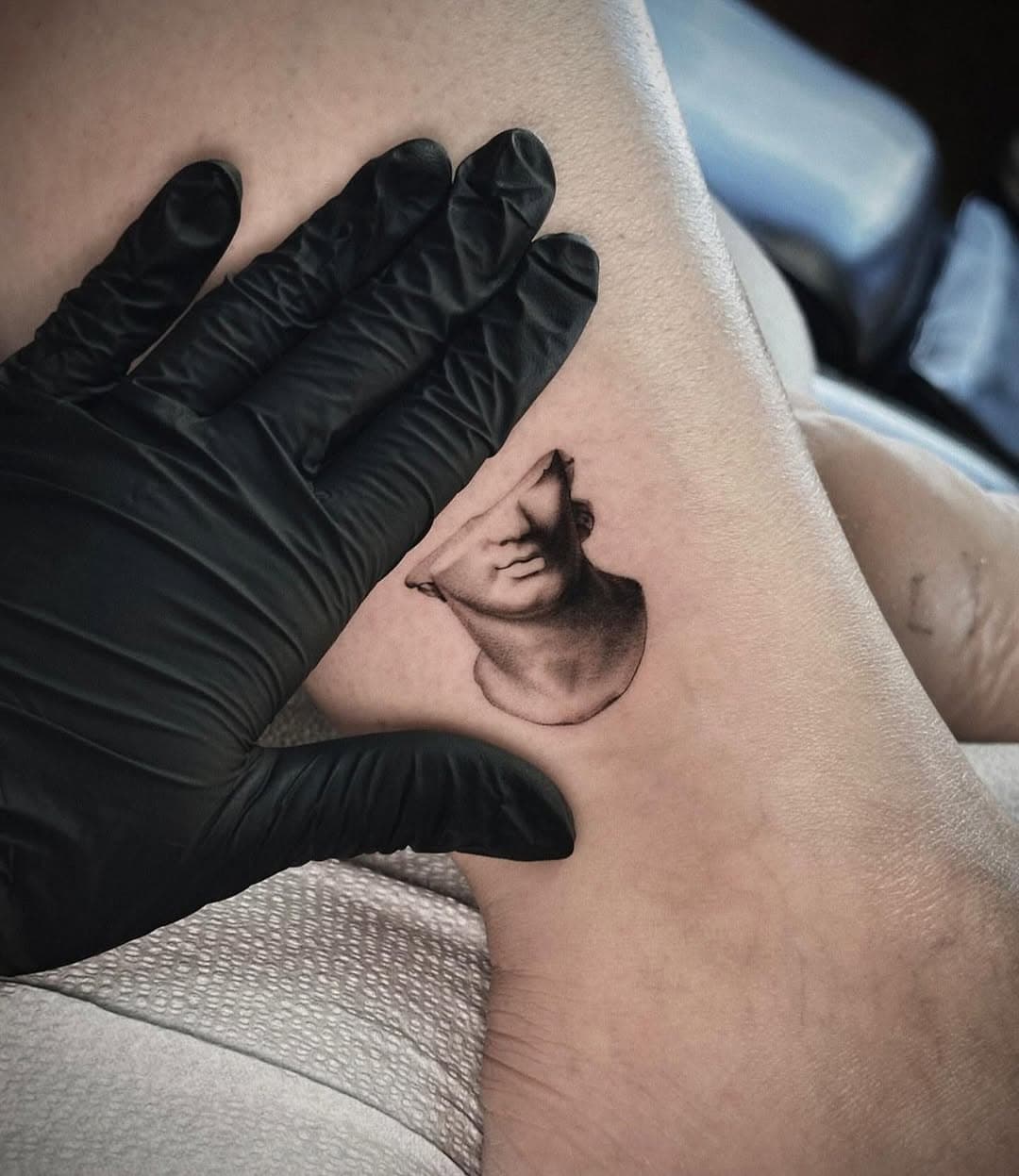 @krayink microrealism tattoo done here at #houseofink #houseofinktattoo #venice #venicebeach #microrealism #tattooshop #tattoos #realismtattoo #blackandgreytattoo #ukraine