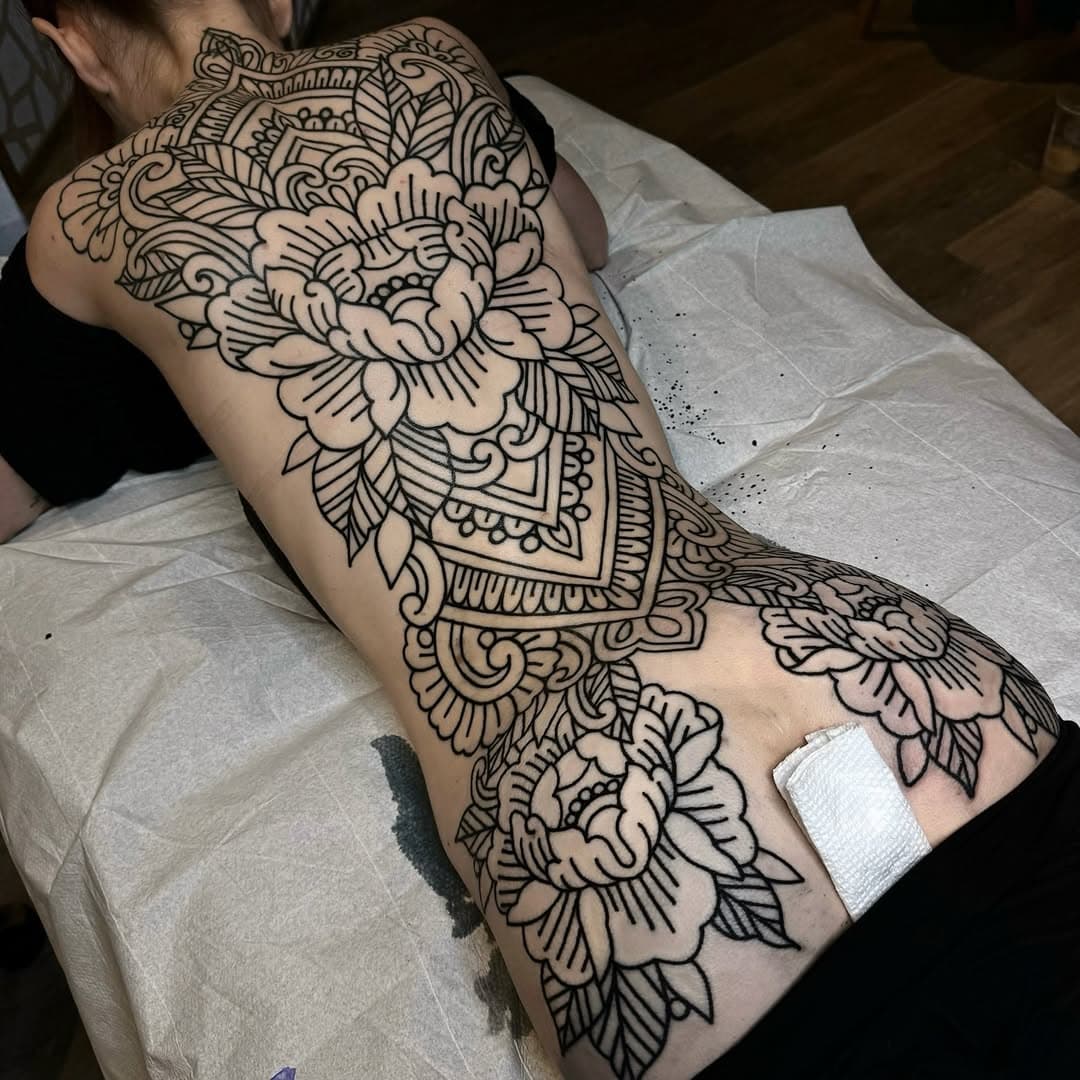Lines all finished up on this project for Bree ✨