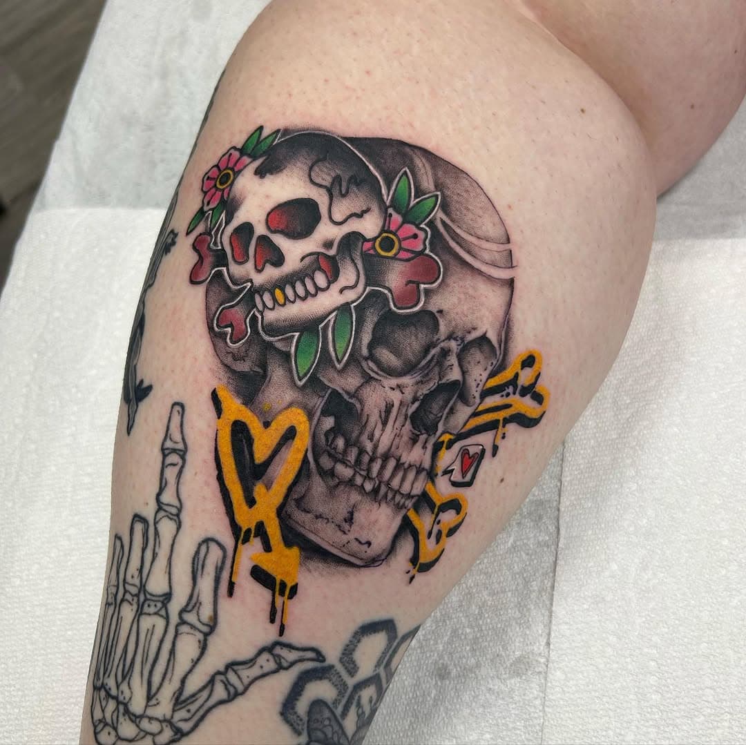 Been working on some new stuff, loved tattooing this on @alexciabb If you like this style of stuff I’m looking todo more 

Taking appointments in Glasgow till end of November! Get at me for bookings 😎✌🏻

@toothlesstattoosart @scottishtattooclub @newimagetattoocollective @2ndchancetattooandremoval 

Done using @keithbmachineworks @blackngoldlegacy @sknworksuk

#delboi#delboitattoos#glasgow#glasgowtattoo#glasgowtattooartist#glasgowart#scotland#winnipegtattoo #tattoo#tattoodesign#tattooartist#tattooart#totaltattoo#tattooflash#art#coils#instatattoo#traditionaltattoo#tattooingisntcool#girlswithtattoos#legtattoo#mixed#skull#skulltattoo