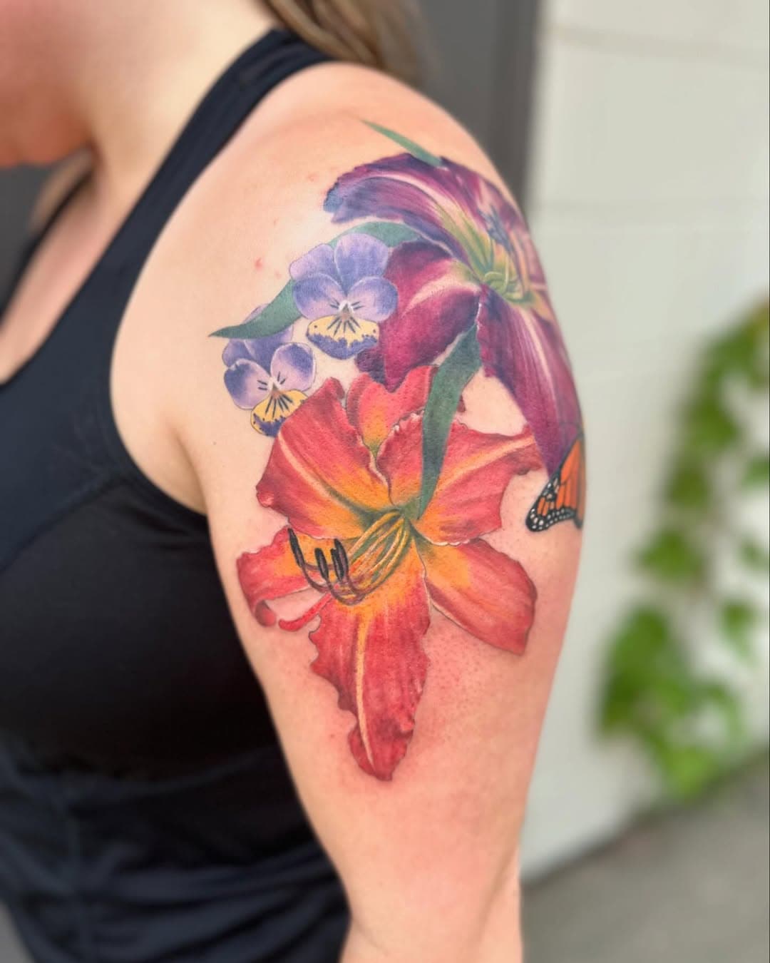 A nice little start on this sleeve! Second session, some healed, some fresh! 
•
•
•
•
•
#ink #inktailor #tattoo #tattooartist #mntattooers #mntattooartist #minnesota #minneapolis #floral #flowers #floraltatto #floraltattooartist #flowertattoo #daylily #lily #pansies #viola #sleevetattoo #fusionink #cheyennetattooequipment #hypafix #hushanesthetic