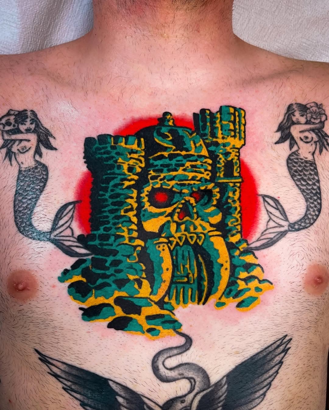 Castle on my friend @andrea_tex_ . Healed black, fresh colors. Other tattoos not by me. Tummy hands by @billi_boi . Next week I’ll start my euro trip, check dates in bio.