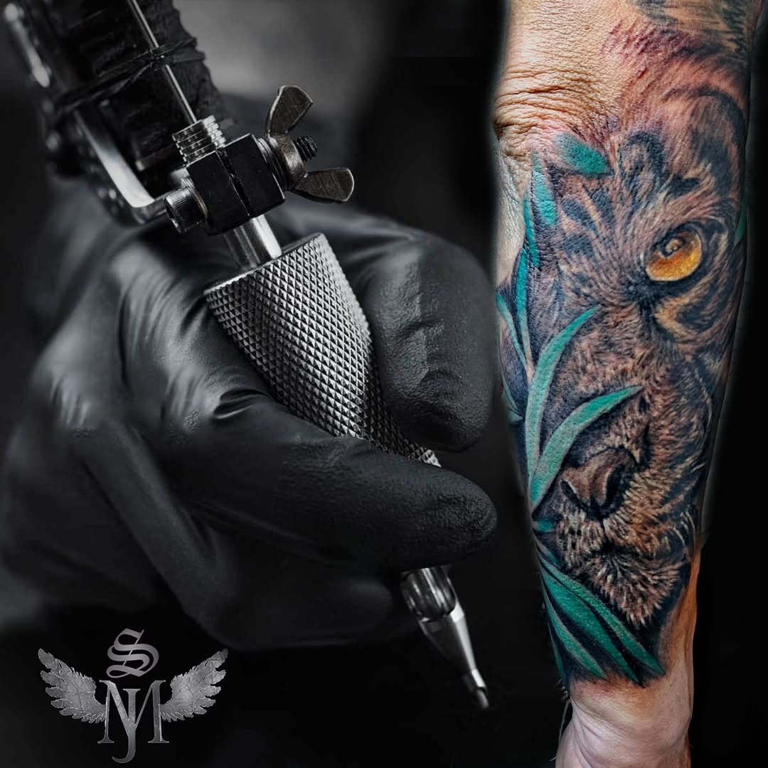 #tiger #tigertattoo #tattoo #ink #finelinetattoo  #realistictattoo #beautifultattoo #tattooFrankfurt #tattoobadhomburg #tattoogermany #tattoobadenwürtemberg #tattookarlsruhe #tattoogreece #tattoostudiosakismj #sakismj #cheyenne #cheyenne_tattooequipment