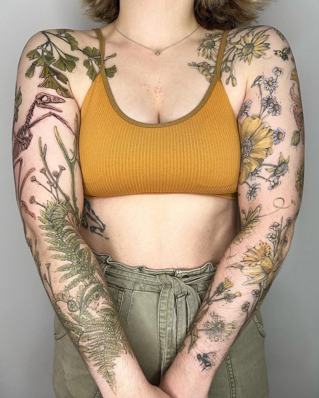 Natasha’s arms both by me 💛 left side Jurassic themed, right side yellow themed :)

#jurassictattoo #tattoosleeve #ferntattoo #yellowtattoo #beetattoo #dafodiltattoo #dandeliontattoo #passionflowertattoo #daisytattoo #ginkotattoo #flowertattoo