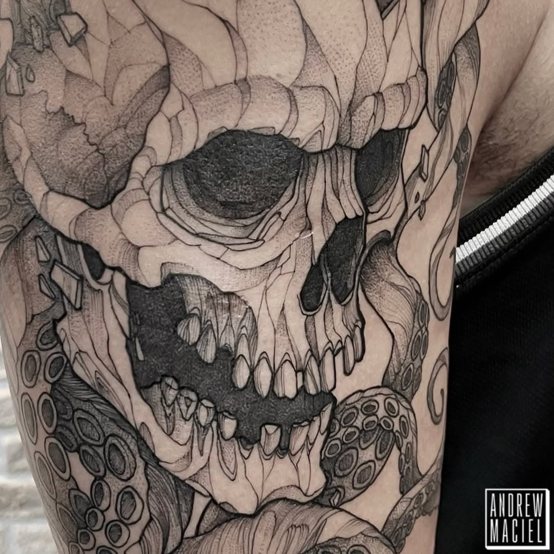 Caveira e tentáculos na técnica sketchwork.
Obrigado @treinadoralexlinhares 
.
Orçamentos e agendamentos somente pelo WhatsApp:
(85)989295634 (link na bio)
.
.
.
#skulltattoo #sketchwork #sketchworktattoo #blackwork #blackworktattoo #fineline #finelinetattoo #tatuagemfortaleza #fortaleza #ceara #brasil