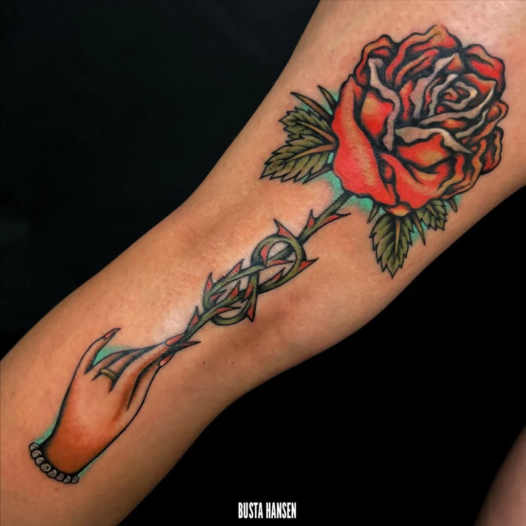 ✋🏼🌹(Muchísimas gracias, Ire!!❤️🙏🏻) #tattoo #rose #rosetattoo #tattooing #colortattoo #brightandbold #boldtattoo #boldtattooart #traditionaltattoospain #oldlines #oldschooltatts #hand #handtattoo #flowertattoo #smart #cute #tradtattoo #tradworkers #tattoodesign #traditionaltattoo #oldschooltattoo #classictattoo #freshtraditionaltattoo #bybustahansen #malasaña #review #brandnew #creepystuff #bustahansen