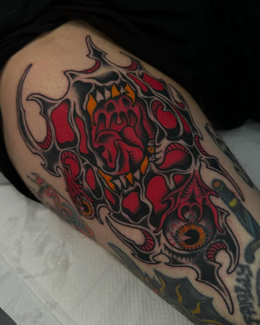 Drew this on Spencer at 2am like a week ago and finally got a chance to tattoo it on him today! Sumthing fun, sumthing different. Thanks for letting me tattoo you, love you 😘 ❤️ @spencertattooer