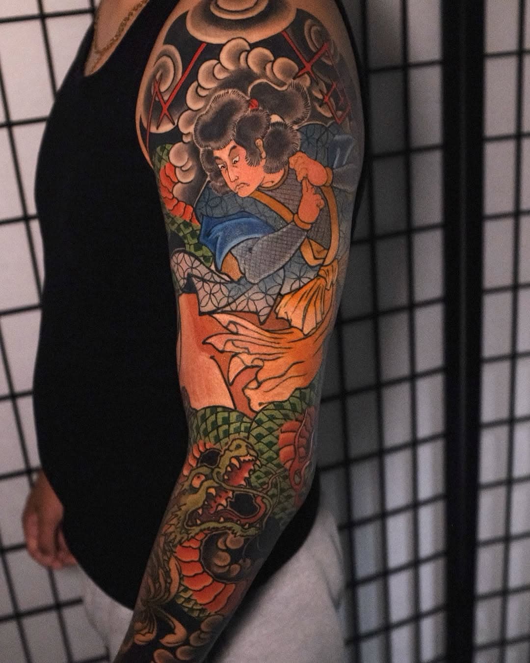 Wrapped this one up. Thank you Brian! Taking appointments, you want a samurai? Come see me! 

#japanesetattoolosangeles #japanesetattoola #samuraitattoo #dragontattoo