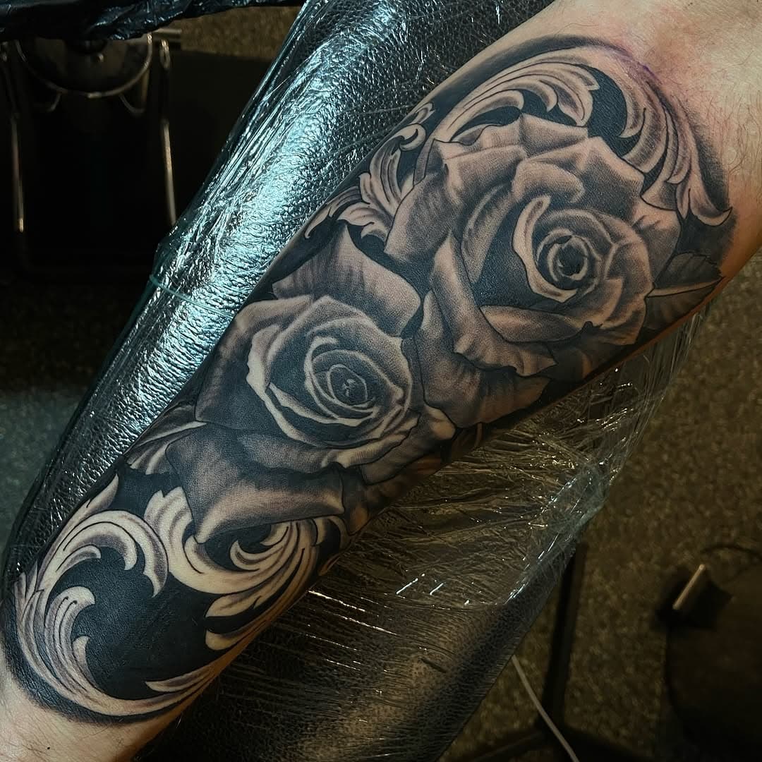 Some Black & grey bits. Booking for October #tattoo #blackandgreytattoo #realisticink #realism