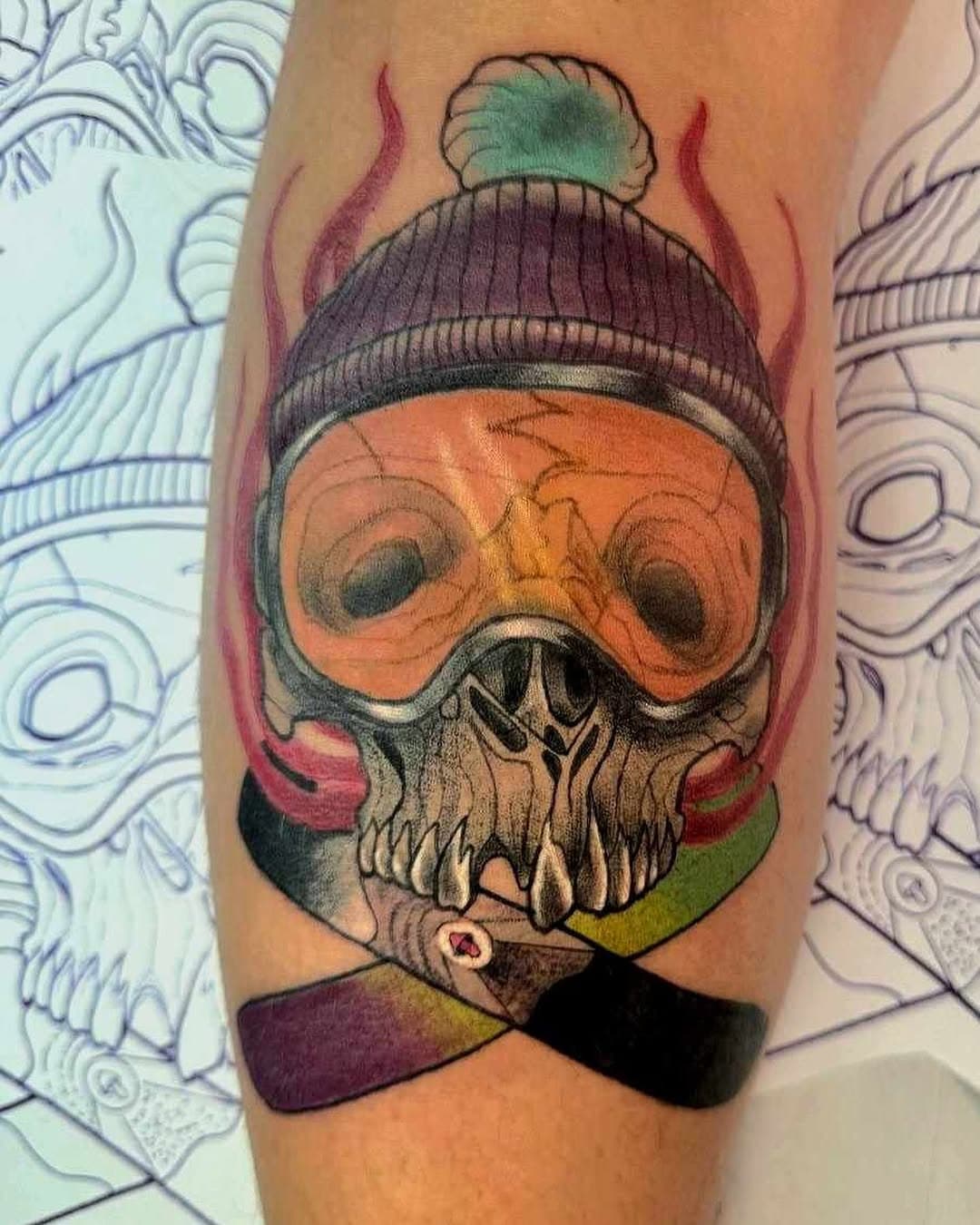 A snowboard skull head done for @nicolamage 

For custom stuff like this drop me a message💀

#tattoo #tat #neotraditionaltattoo #neotrad #neotraditionalaustralia #goldcoast #goldcoasttattoo #goldcoasttattooartist #goldcoasttattoos #australia