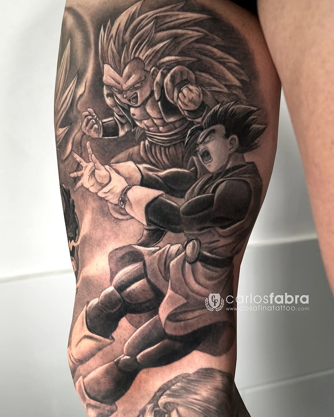 Volvemos a la carga después de las vacaciones con el interior del muslo de nuestro amigo @titi_toiss totalmente curado. Pronto terminaré su pierna completa. Gracias una vez más por toda tu confianza! 

#tattoo #dragonballtattoo #animetattoo #tatuajesbarcelona