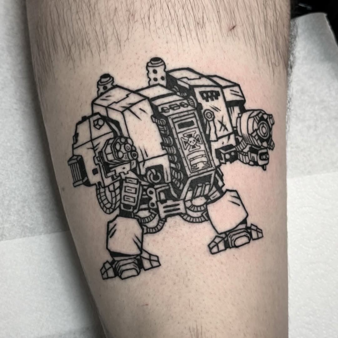 90’s chonky space marine retirement plan made for Dan this afternoon, cheers for always asking to get the 40K pieces I really want to do tattooed.

I asked @laurabeatricetattoo from work to name this not know anything about 40K and she called it a “war machine supreme” which I think I might start referring to them as that now. What would you call this with no context?

#warhammer40k #spacemarine2