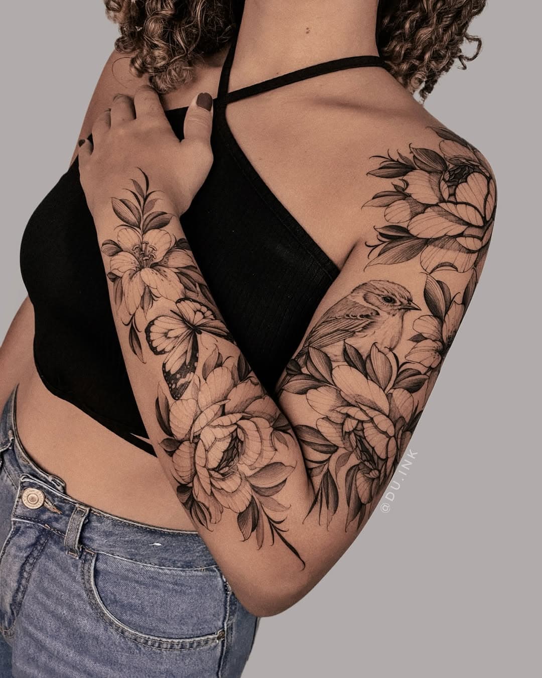 Fechamento de braço com floral exclusivo 🍃
.
.
.
.
.
• orçamentos pelo link da bio.

#floraltattoo #tattooart #tattooartist #tattooed #tattooedgirl #tattooedgirls #fineline #finelinetattoo