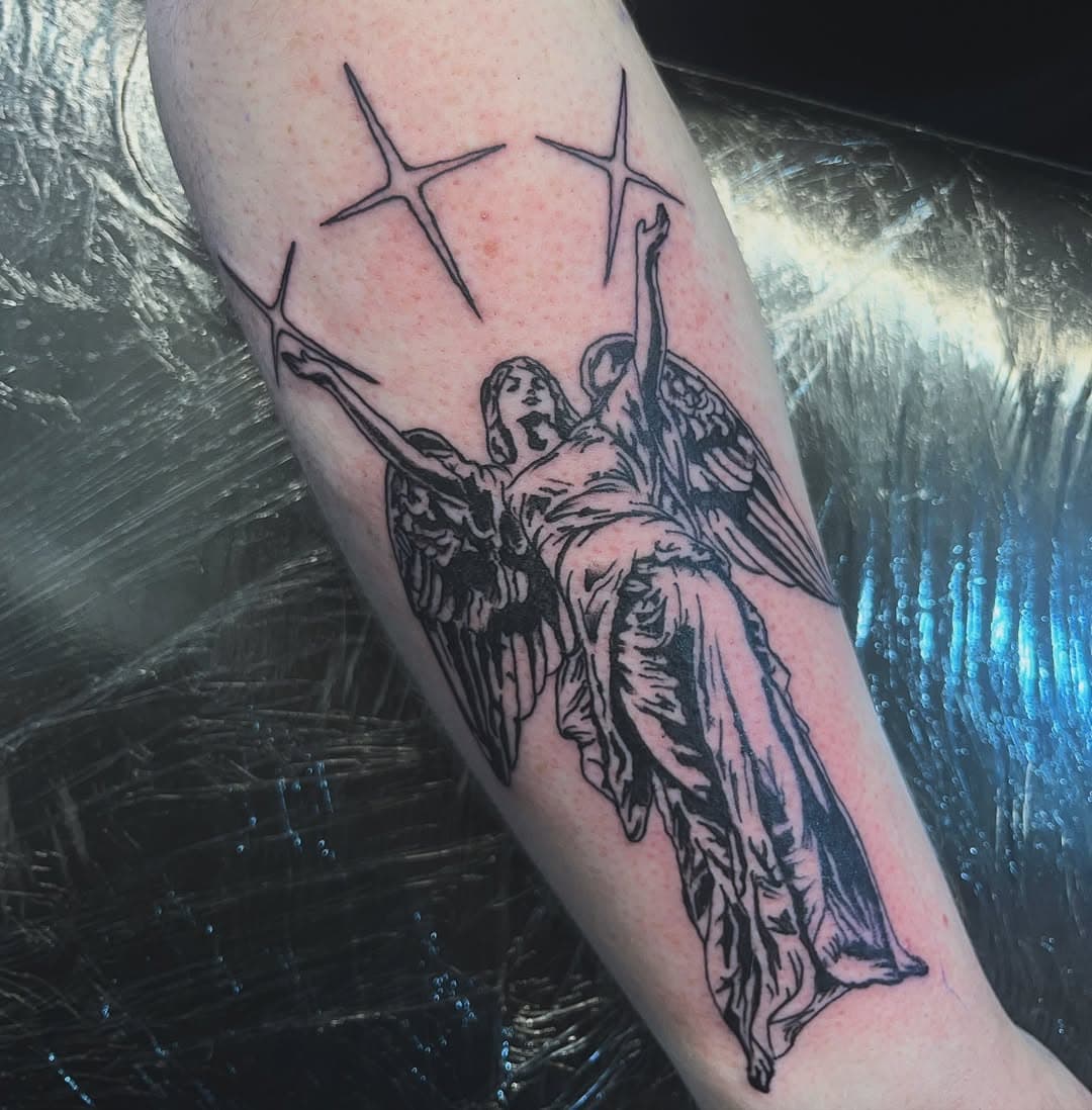 Done on @jimboby322 #porvida #tattoo #tattoos #stockport #edgeley #manchester #stencilstuff #hondnaai #yamilab #elgatonegrotattoocare #ink #tattoostyle #saviourtattoosupplies #pennyblacktattoobutter #ink #tattooartist #tatuajes #tattooing #vuilhond #uktta #blacktraditional #booksneverclosed #kwadron #kwadronneedles