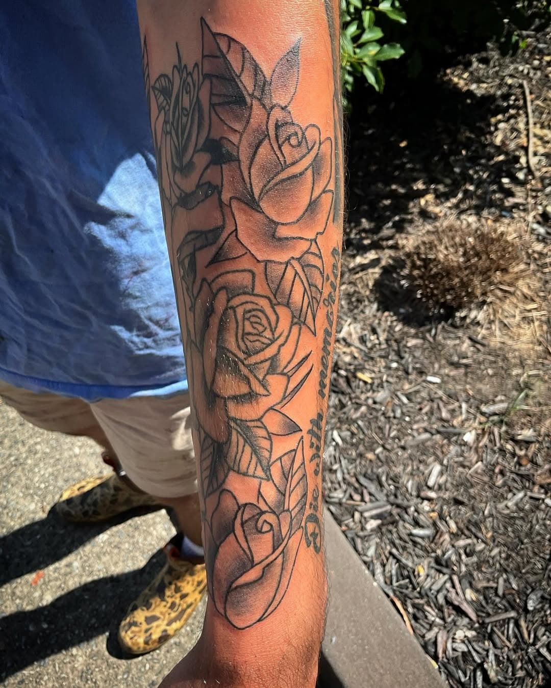 Fun fill in roses and foliage on @conner1860 sleeve💥👀💥 As always Thanks for looking!