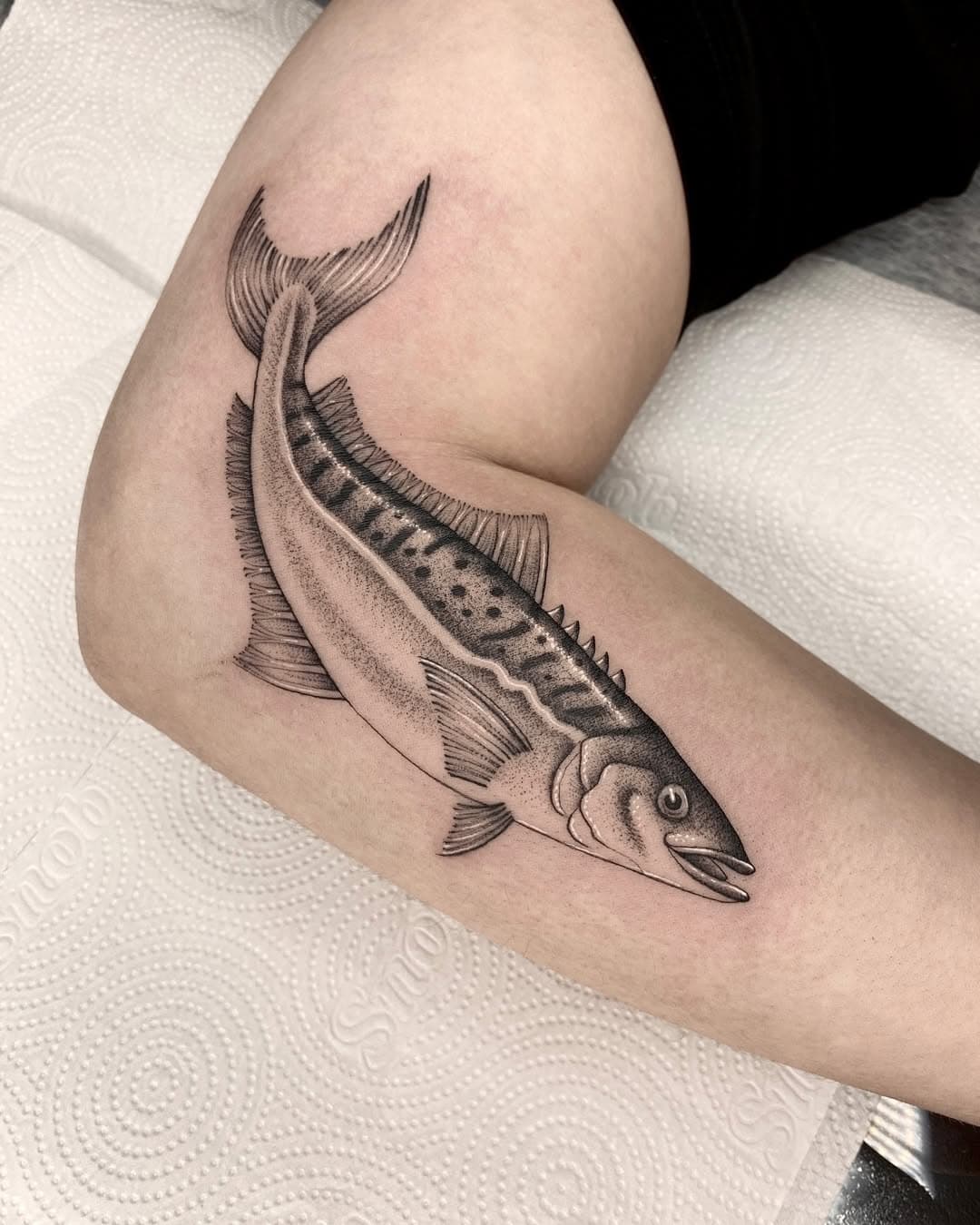 • Peixe do @gustavoogk que traz sempre ótimas ideias, até as próximas meu mano 🫡

▪️Trabalho feito com materiais @electricink 

#tattooearts #electricink #blackwork #linework #fineline  #dotwork #pontilhismo #tattoo2me #barbacena #lafaiete #bhtattoo #congonhas #jftattoo