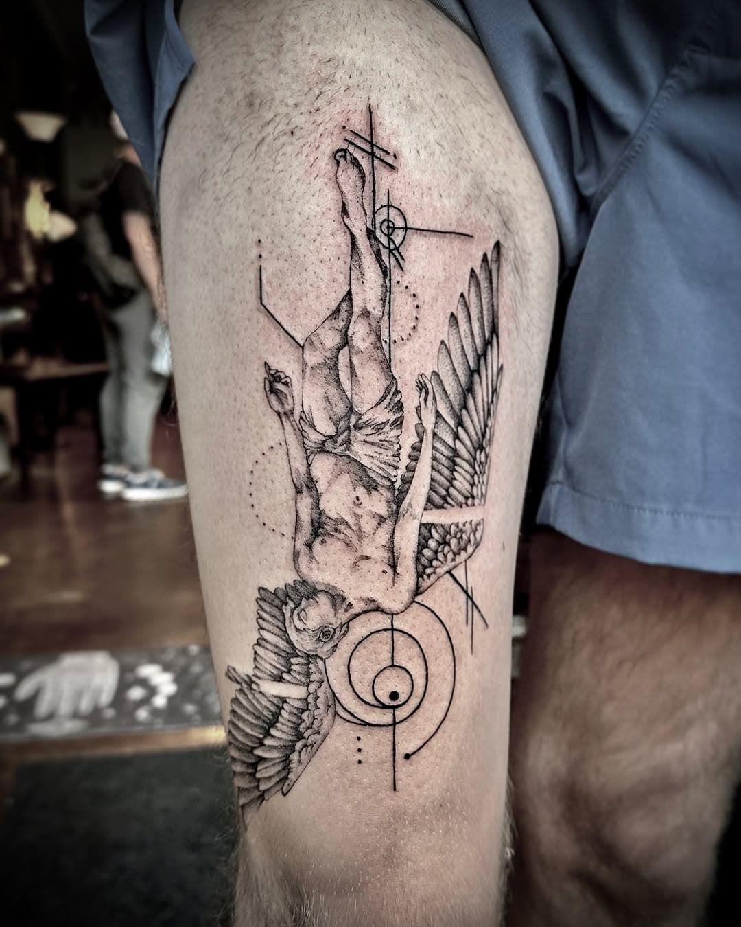 Blackwork Icarus by @brittle.bonez 

#icarustattoo #blackworktattoo #downtownroanoke #maidenandcrowtattoo