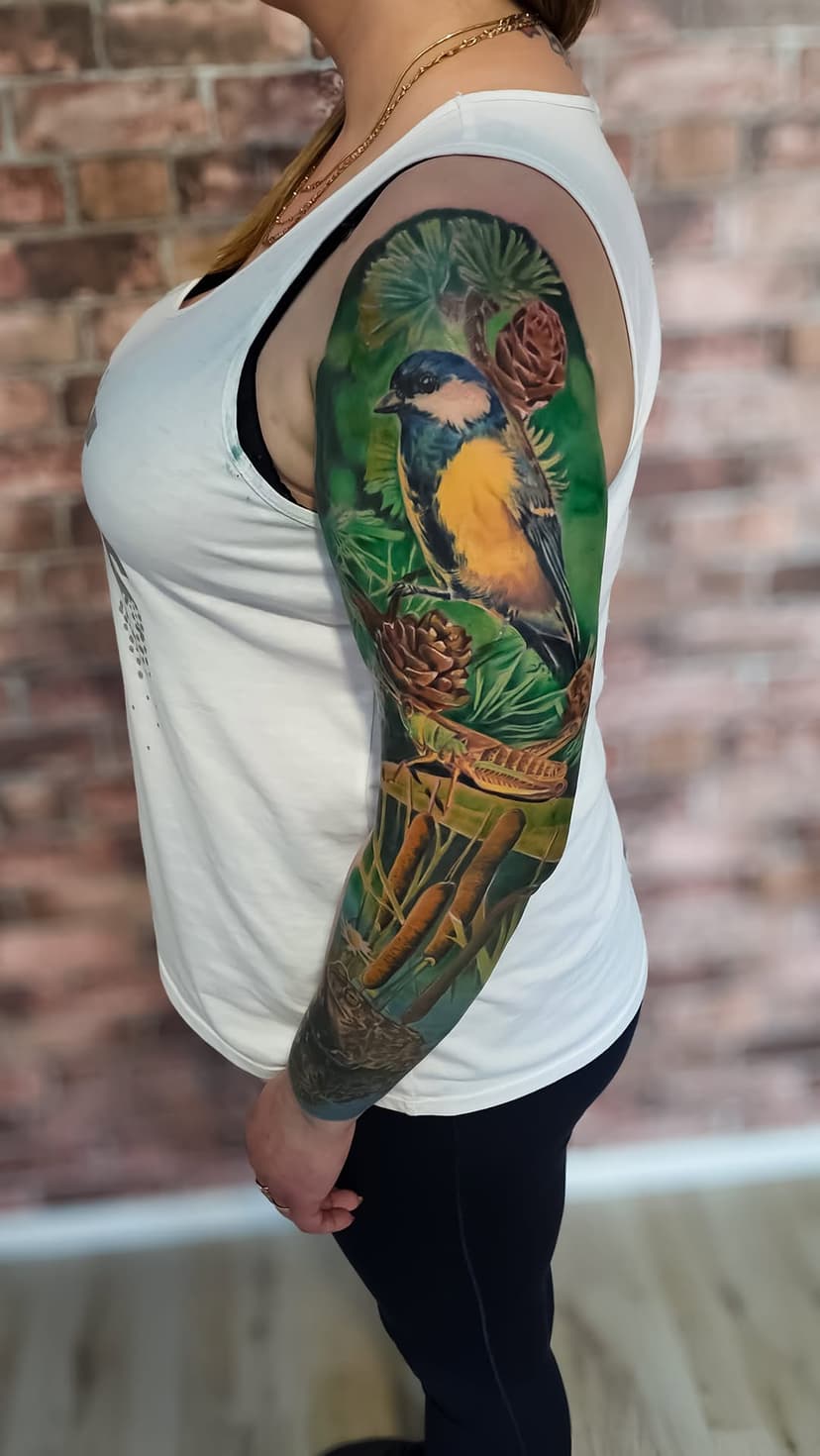 A bit of colour 🩵💙🧡💛💚🤎 done in 3 sittings 

#colourtattoo #claudiaink #frogtattoo #birdtattoo