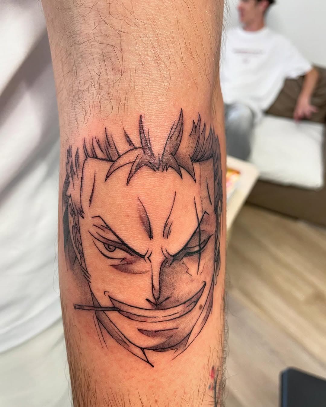 Le tattoo du jour 😉 Zoro #alohatattooamiens #alohatattoo #aloha #amiens #amiensink #amienstattoo #tattoo #ink #manga #mangatattoo #zoro #onepiece #onepiecetattoo #zorotattoo #blackandgreytattoo #noiretgris #amienscity #tattooart #tatouage