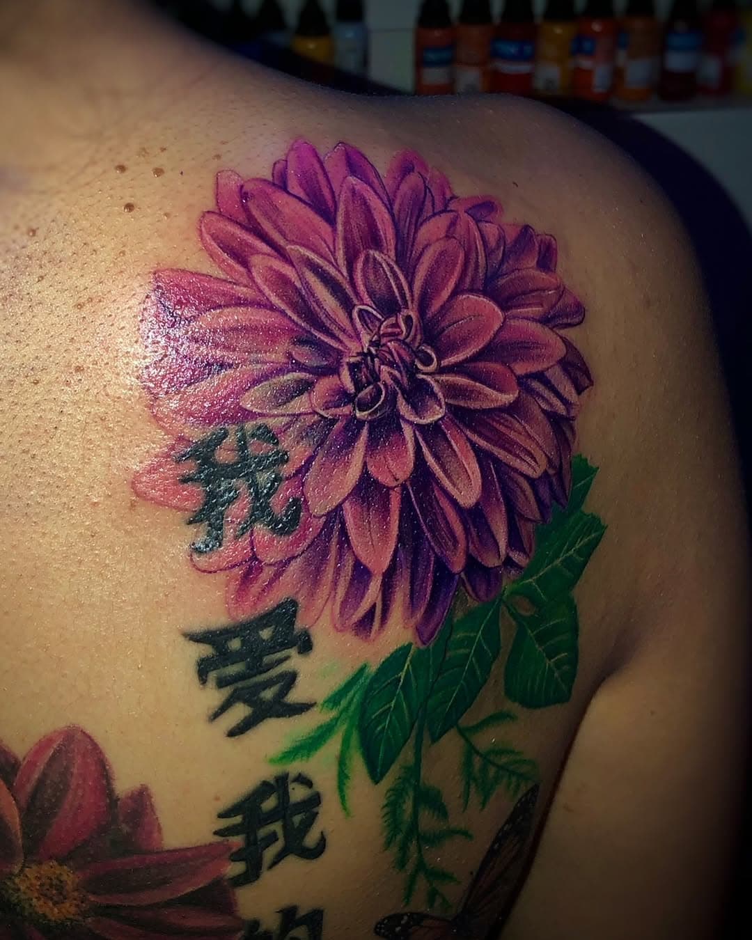 Dahlia Flower 

Link in my bio to schedule a consultation. 

Www.channingartlab.com

#flowertattoo#dahlia #floraltattoo #flowers 
#tattoo #tattoos #ink #inked #art #tattooartist #tattooart #tattooed #tattoolife #tattooideas  #artist  #instagood #tattoodesign #tatuagem #tattooing #tattooist #colortattoo #tattooink #tatuajes  #tattoostyle  #drawing #tatuaje #tattooer  #tattoogirl