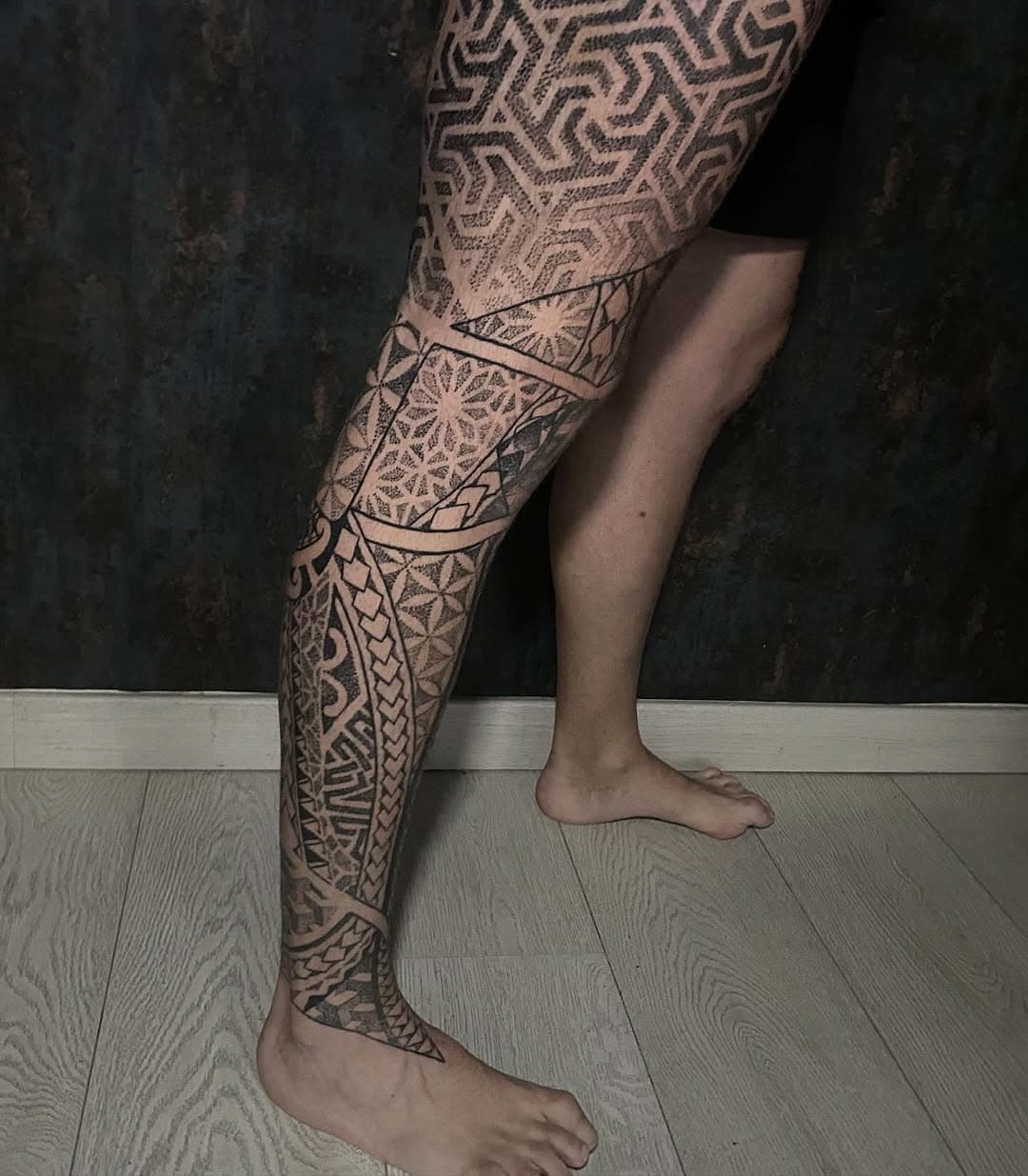 Milesker @mikelartxi , por lo que llevamos y lo que nos queda!
Siempre en @eternalsoultattoo con buen material de @artesanotattoosupplies 
.
#dotwork #blackwork #polynesian #maoritattoo #samoa #maori #tribaltattoo #durangotattoo