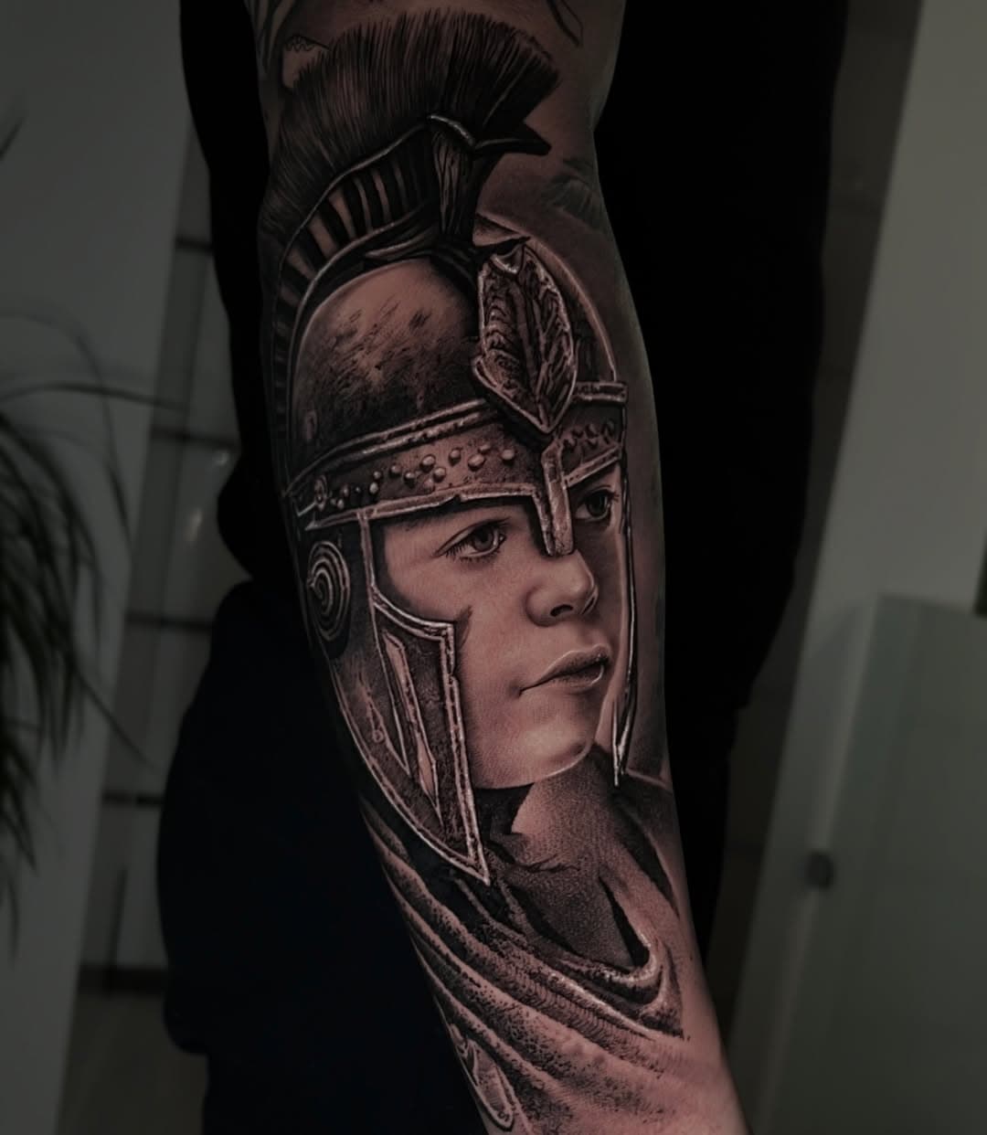 -De vez en cuando me llegan retratos familiares para que caracterice de una forma más original , en este caso use temática romana y me gustó el resultado. Me encantan este tipo de tattoos.

-Un poco de golf nunca viene mal, la forma que uso para liberar tensiones durante la semana.

-postre de @umisushi.leon estaba muy rico, tarta de queso estilo japones que me recordo mi viaje Tokio.

#tattoo #tattoos #tattooartist #tattooist #tattoostyle