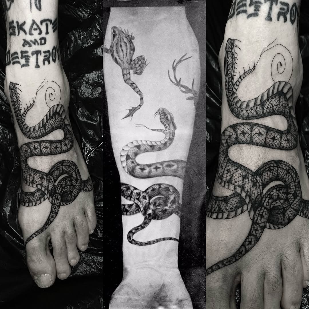 Sutherland Macdonald snake (pictured centre) design for Mark’s foot. Thanks for getting this one ! @mark_wittewel made at the @trueblue_tattooconvention earlier this year. 

For appointments DM or email me at jshdaviestattoo@gmail.com