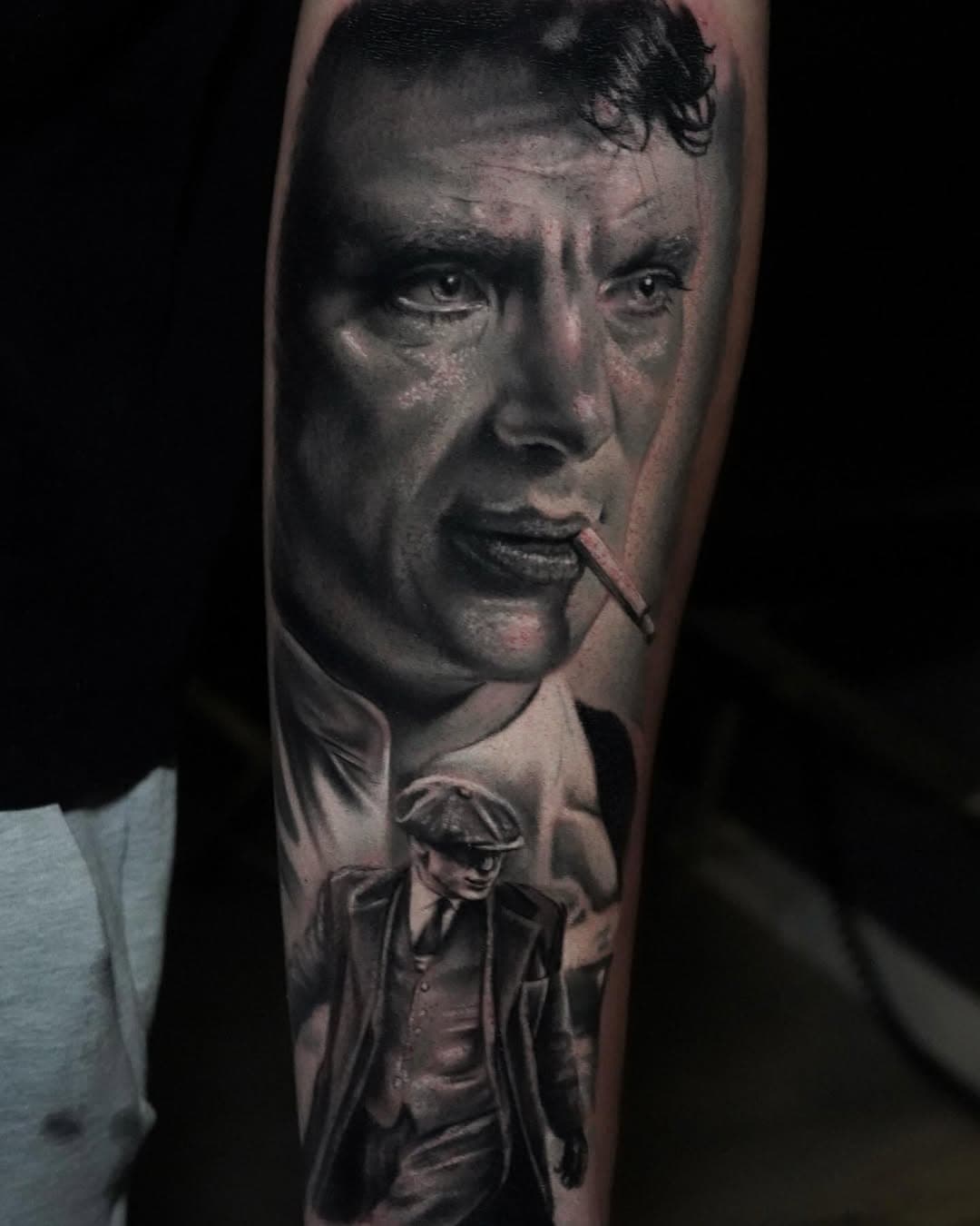 Thomas Shelby - Peaky Blinders 
Done in 11 Hours in one session on this rock @william_preci 🔥
•
•
•
#tattoo #inked #peakyblinderstattoo #thomasshelby #thomasshelbytattoo #portraittattoo #blackandgreytattoo #realistictattoo #tatuaggio #iperrealistictattoo