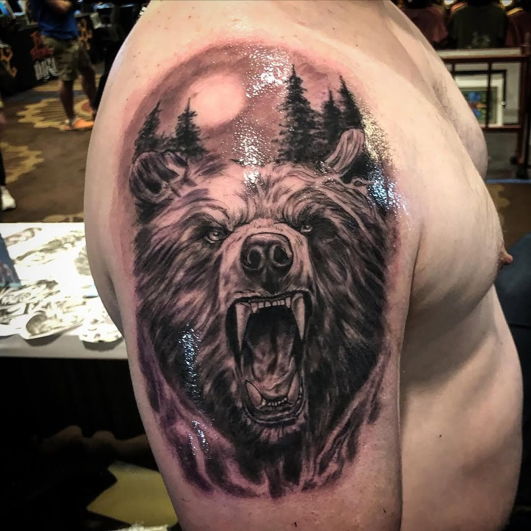 COOL #beartattoo I got to do hit me up if your wanting any animal tattoos I have some availability so if you’re wanting a nice  tattoo, please send me a direct message thank you for looking
#royalcircletattoostudio #tattoo #forneyartist #arte #grizzly #grizzlybear #alaska #dallas #inkmasterstattooshow #artistsoninstagram #followme #followforfollowback #black  #blackandgreytattoo #localtattooshop #foresttattoo