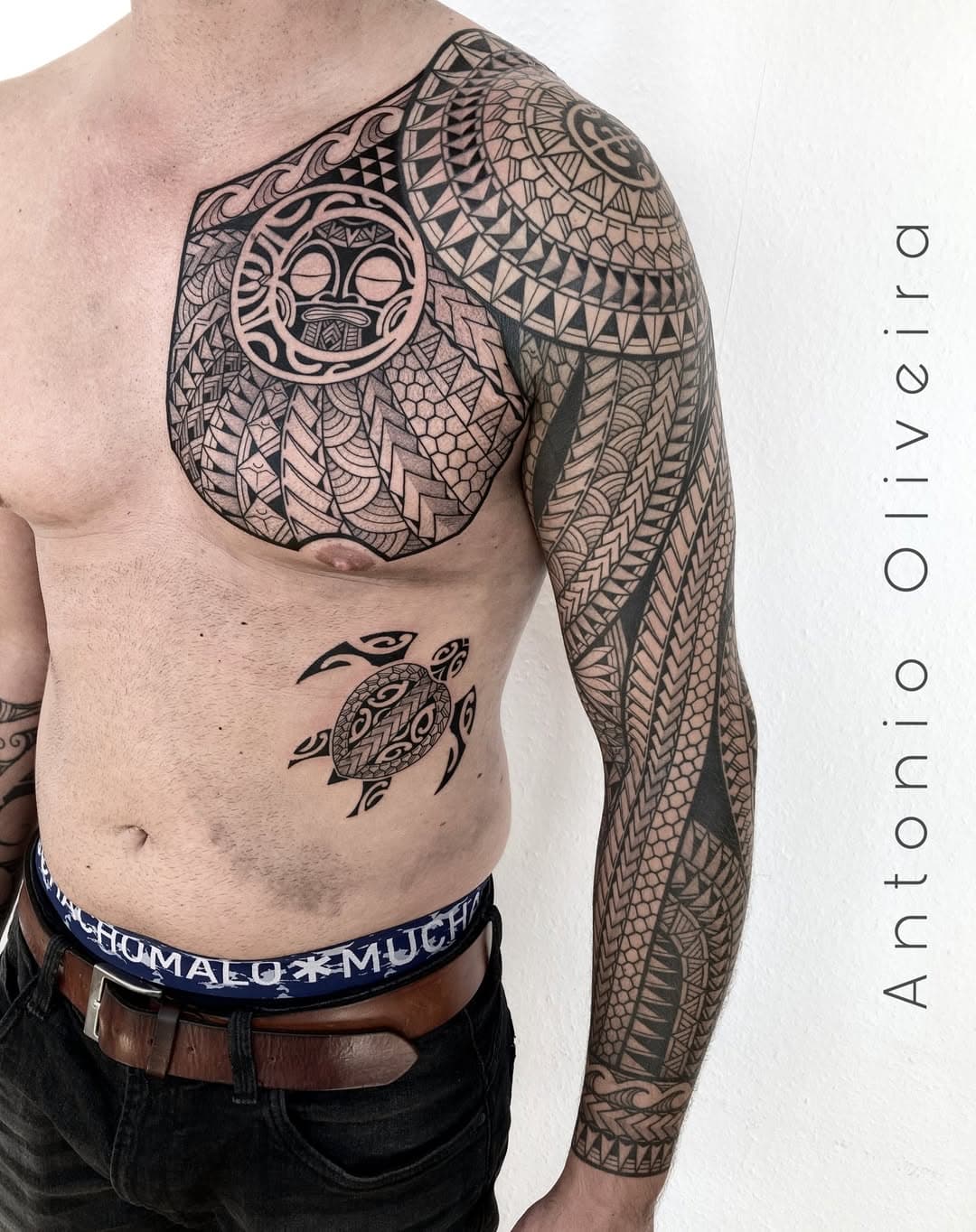 For FREEHAND - Tribal | Maori | Polynesian Tattoos
📌 Appointments | Agendamentos:

👉 Send me an Instagram Direct Message
👉 Envie mensagem no Instagram

👉 E-mail: antoniooliveira_tattoo@hotmail.com

#porto #portoportugal #portoportugal🇵🇹 #portugal #portugal🇵🇹 #europe #matosinhos #tattoo #blacktattoo #tribaltattoo #polynesiantattoo #lisbon #lisboa #oporto