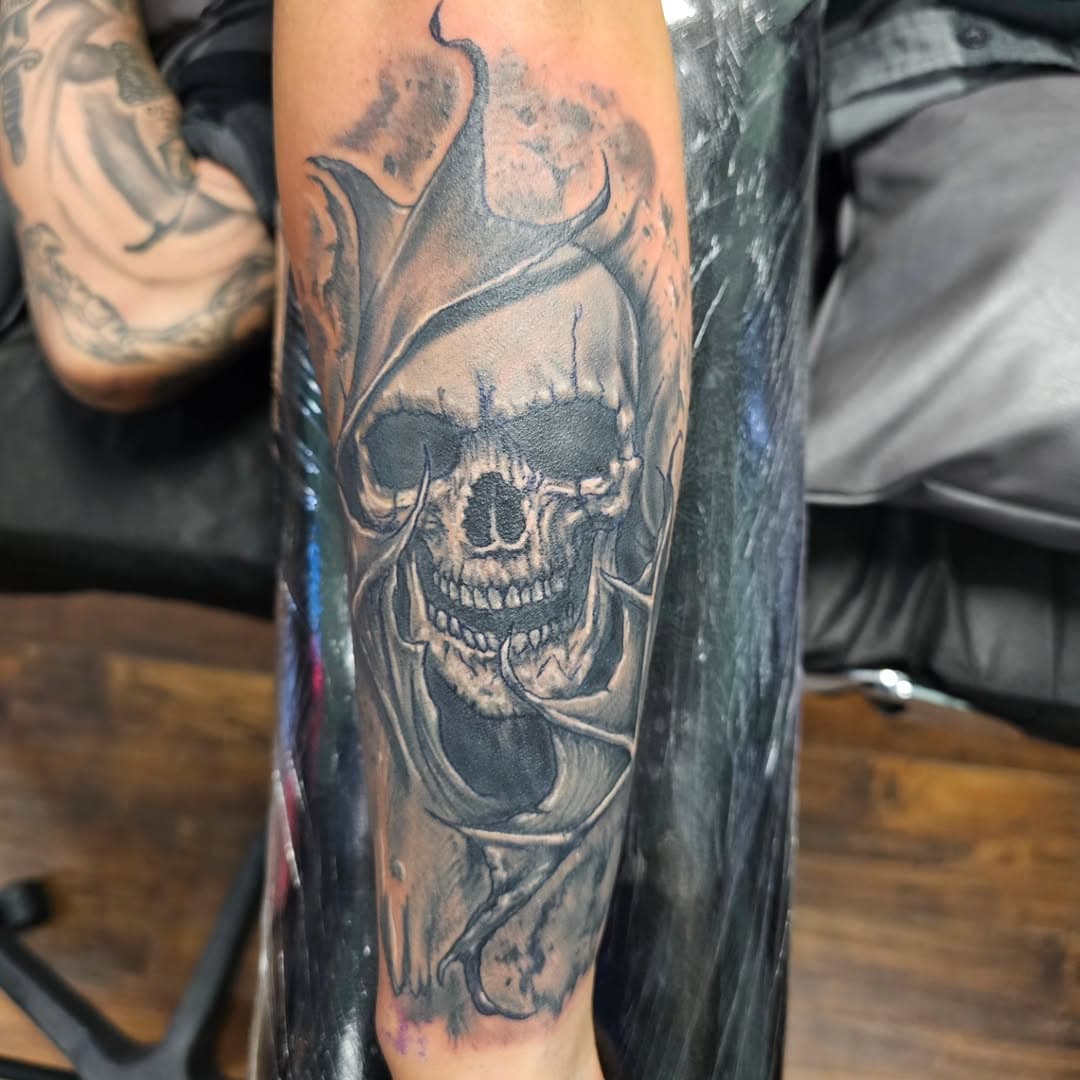 #nevergettiredofskulls #jacksonvillenc #cherrypointnc #topsailisland #swansboronc #ultramegasupreme #blackandgreytattoo #nctattooers #camplejeune #jacksonvillenctattooers #fkironsxion #skulltattoo #battattoo #blackandgraytattoo