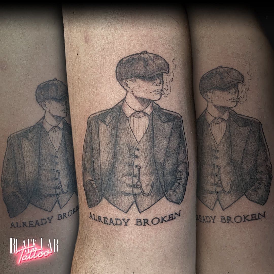 Merci pour ce petit projet #peakyblinders que j’ai adoré réaliser et merci pour ta confiance plusieurs fois renouvelé 🙏🏼

N’hésitez pas à regarder tout mes flash en story permanente ou passer directement au shop les voir en vrai et en discuter autour d’un café 😁

#tattoos #tattoodesign #tattooart #tatouage #tatouagefrance #neotradeu #neotraditionalfrance #marseille13012 #marseilletattoo #tattoomarseille #tatouagemagazine #marseillerebelle #marseillejetaime #meilleurtatoueurmarseille #marseilletatoueur #tatoueurmarseille #tatouagemarseille #marseilletatouage #neotradmotherfucker #stbarnabé #peakyblinderstattoo #neotrad #neotraditional