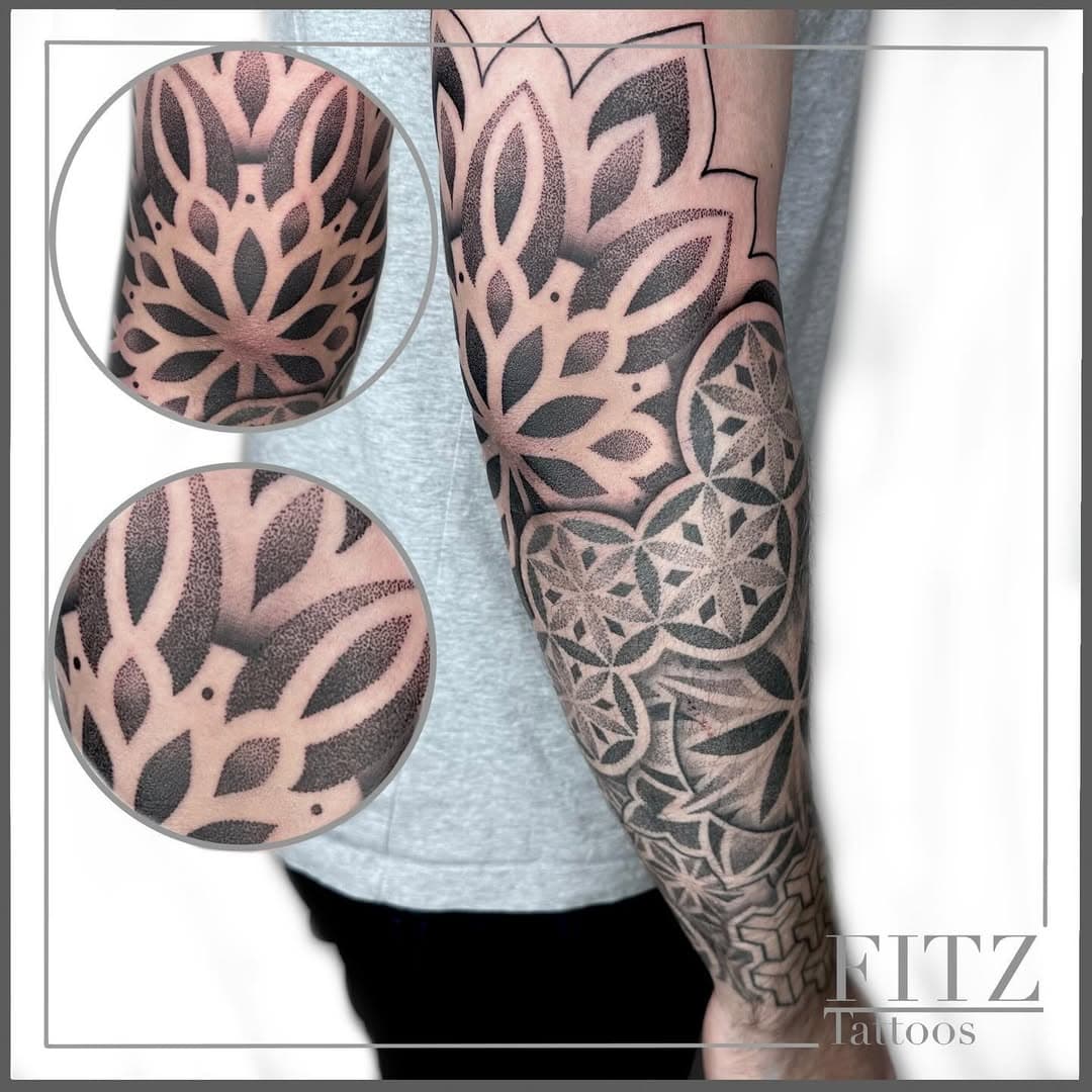 Progress of @djfewzees geometric sleeve🤟🏻
.
.
.
.
#geometric #geometrictattoo #geometrictattoodesign #geometrictattoos #tattoo #tattooideas #dotwork #dotworktattoo #mandala #mandalatattoo #mandalasleeve #uktattoo #uktattooartist #bournemouth #bournemouthink #bournemouthbusiness #bournemouthuniversity #southampton #southamptontattoo #southamptontattooartist #southcoast #tattooart #tattooing #tattoostyle #ink #sleevetattoo #sleeve #tattoolife #tattoodesign