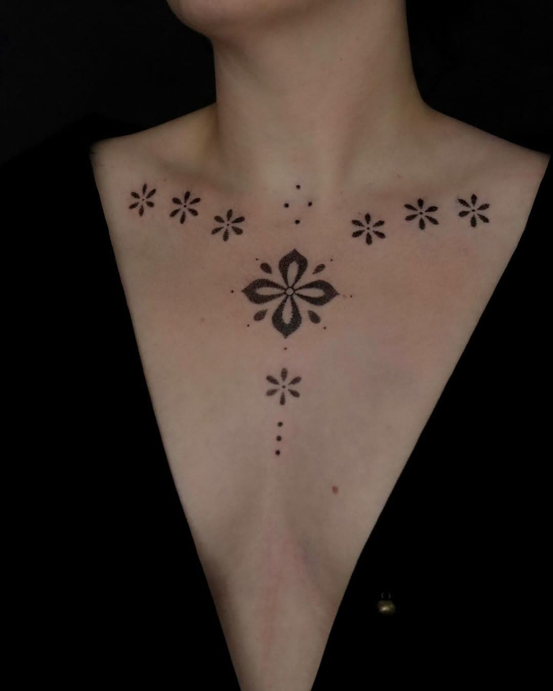 I did this today on my fave @francesannefaith and I thoroughly enjoyed it. I have a lot of alternative designs like this and I'll post those on here soon. 
Our move to Shrewsbury is looking like October now so hopefully I'll be up and running there sometime early November. ✌🏻
#ornamentaltattoo #dotwork #folktattoo #patterntattoo