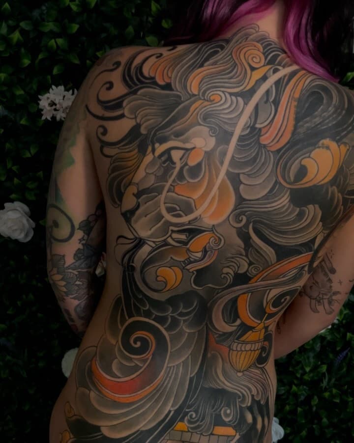 ❖LION•GROTESQUE❖

Super fun one on @aurora_kozma thanks for your commitment and dedication to completing this within a year! 
Video from our last session around a month ago and the photo is a full healed photo taken last week 
First time using a polarising lenses ….. not sure  I like using it all that much 

Sponsored by @yayofamilia 
@tktxnumbofficial 

Done using @yayofamilia @worldfamousink @starrtattoosupplies @andydykes @eikondevice 

If you are looking to get a project finished that we have started before the year is out I’ll be reducing rates for multiple days booked 
Get in touch :)