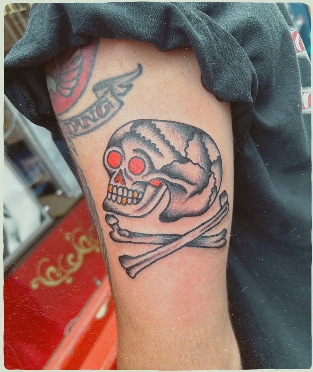 💥💥 Skull banger for Elliot 💥💥

♠️❤️ DM OR EMAIL TO BOOK IN ♦️♣️
CARNIGOLDTATTOO@GMAIL@COM

.
.
.
.
.
.
#edinburghtattooartist #scotlandtattooartist #tradtattoos #tradworkers #traditionaltattoo #tradwork #traditionaltattoos #traditionalartist  #traditionaltattoo #tattooflash #traditionaltattooflash #flashworkers #flashaddicted #tattooflashsheet #skulltattoo #skulltattoos