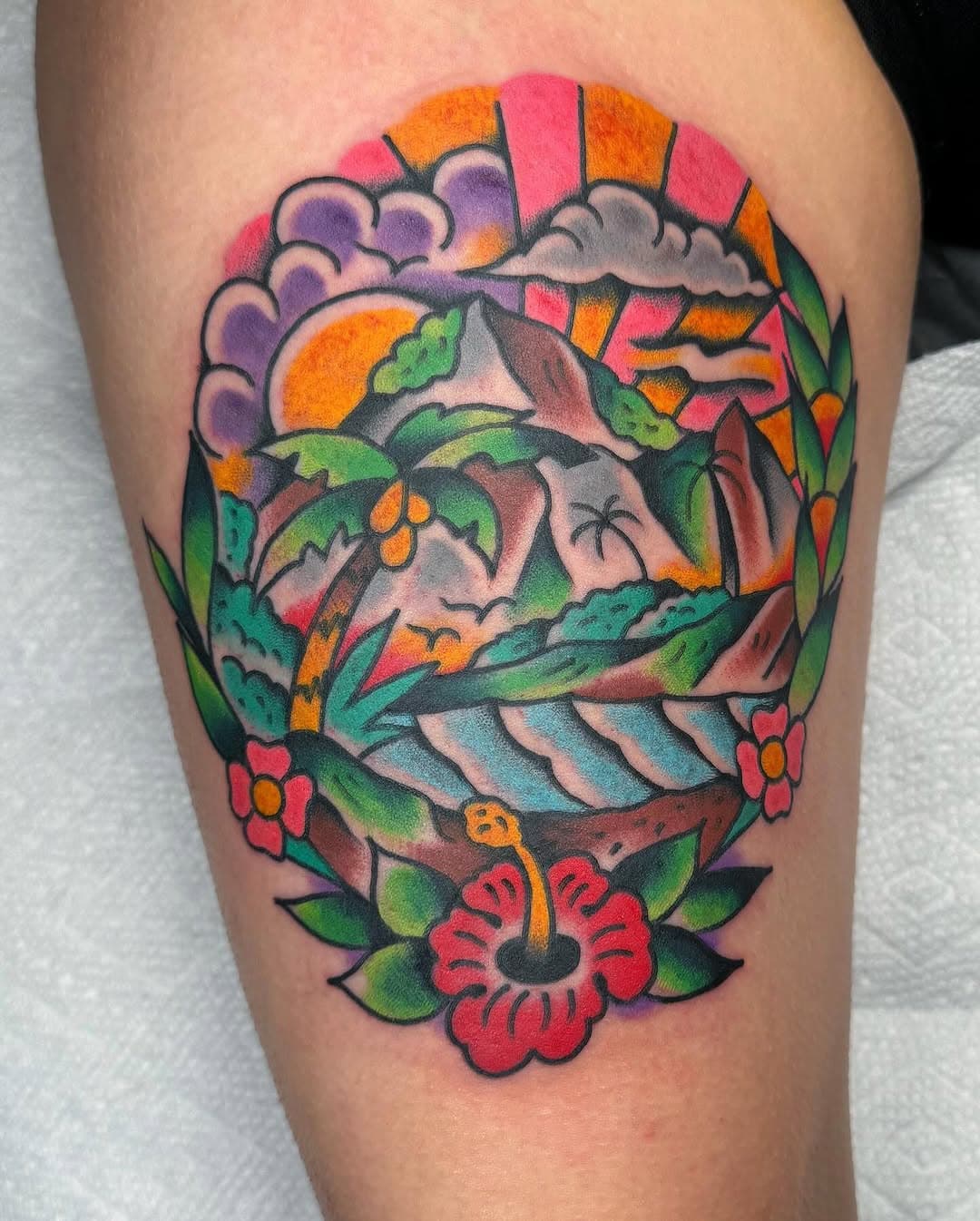 🏝️ #northerntidetattoo #midwestaloha#greenbay#wisconsin#depere#riverwalk#historicaldistrict#wisconsintattoo#fantasiaartsupply #hawaiitattooconvention#naturetattoo#hawaiitattoo#floridatattoo#tropistyle