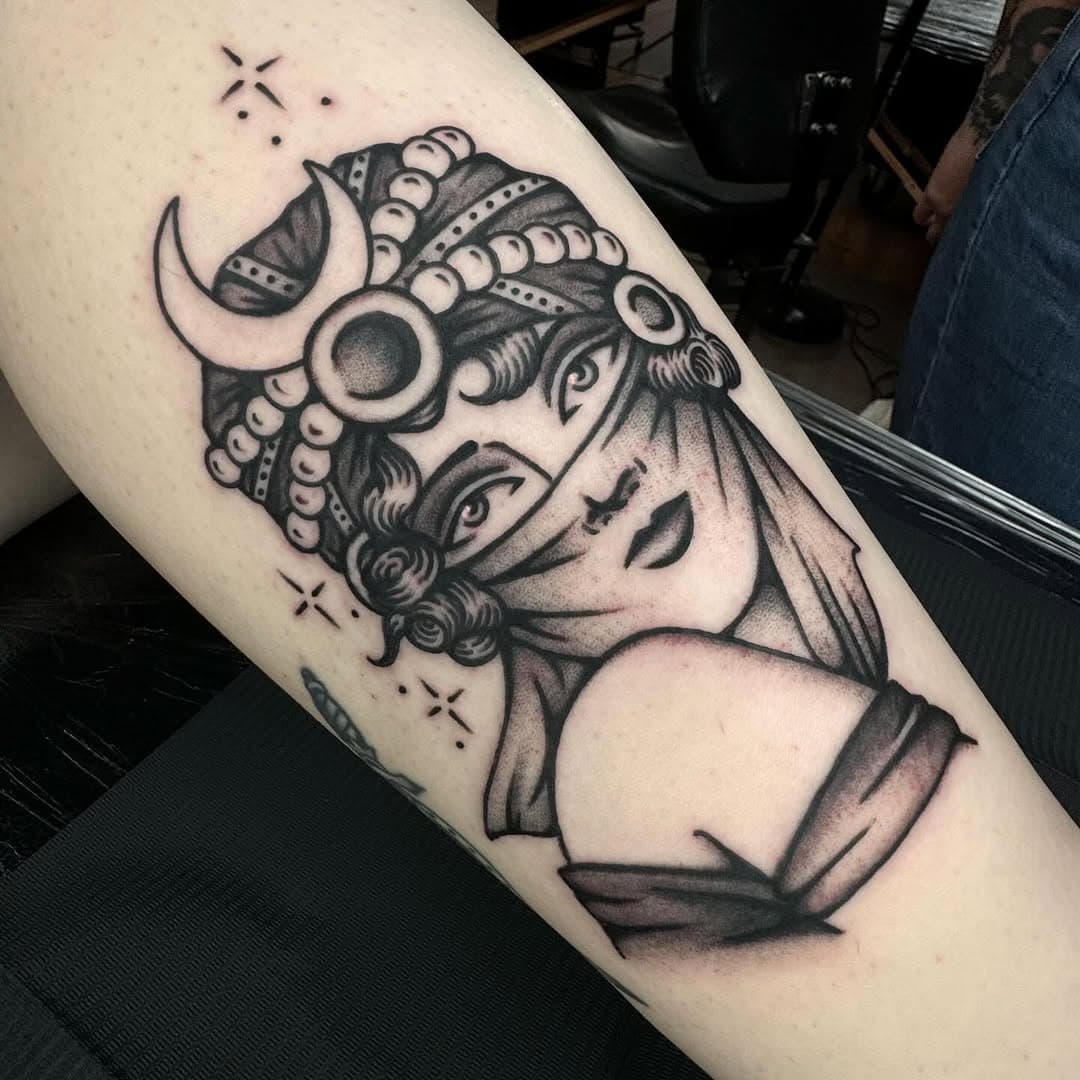 Thanks so much for making the trip over for this one @moominmamaaaa lovely to meet you and a pleasure to add this one to your awesome collection of tattoos.

Made @saintjudetattoo 

#saintjudetattoo #manchestertattoo #uktattoo #blackworktattoo #blackworktattooing #blacktattoo #blacktraditional #blacktraditionalink #blacktraditionals #blacktraditionaltattoo #blackworktattoo #blackworkartist #tradwoman_tattoo #trueoldschool