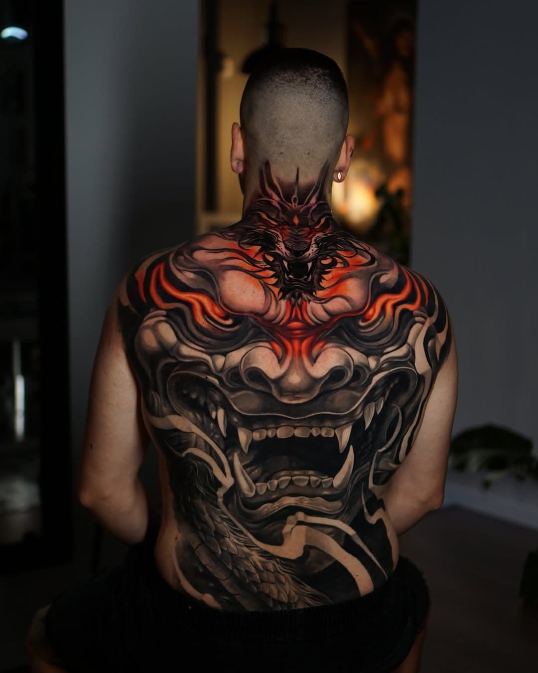 👹 HANNYA 👹 

Gracias Jonatan🫵🏽 por esa confianza y ese aguante, muy contento, en breves nos vemos y rematamos 🫡

Hecho en casita @sajotattoostudio 🏡

💦Con los mejores materiales en la mesa de trabajo:
•@sumuntattoo 
•@radiantcolorsink 
•@wjxcartridge 

#backtattoo #fullbacktattoo #hannyatattoo #tttsm